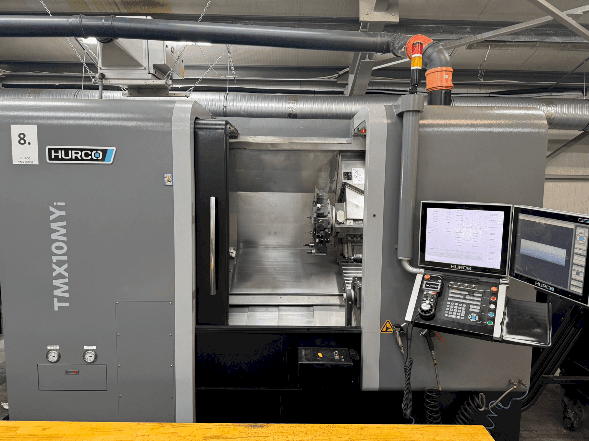Makine Hurco TMX 10 MYi - Önden görünüm