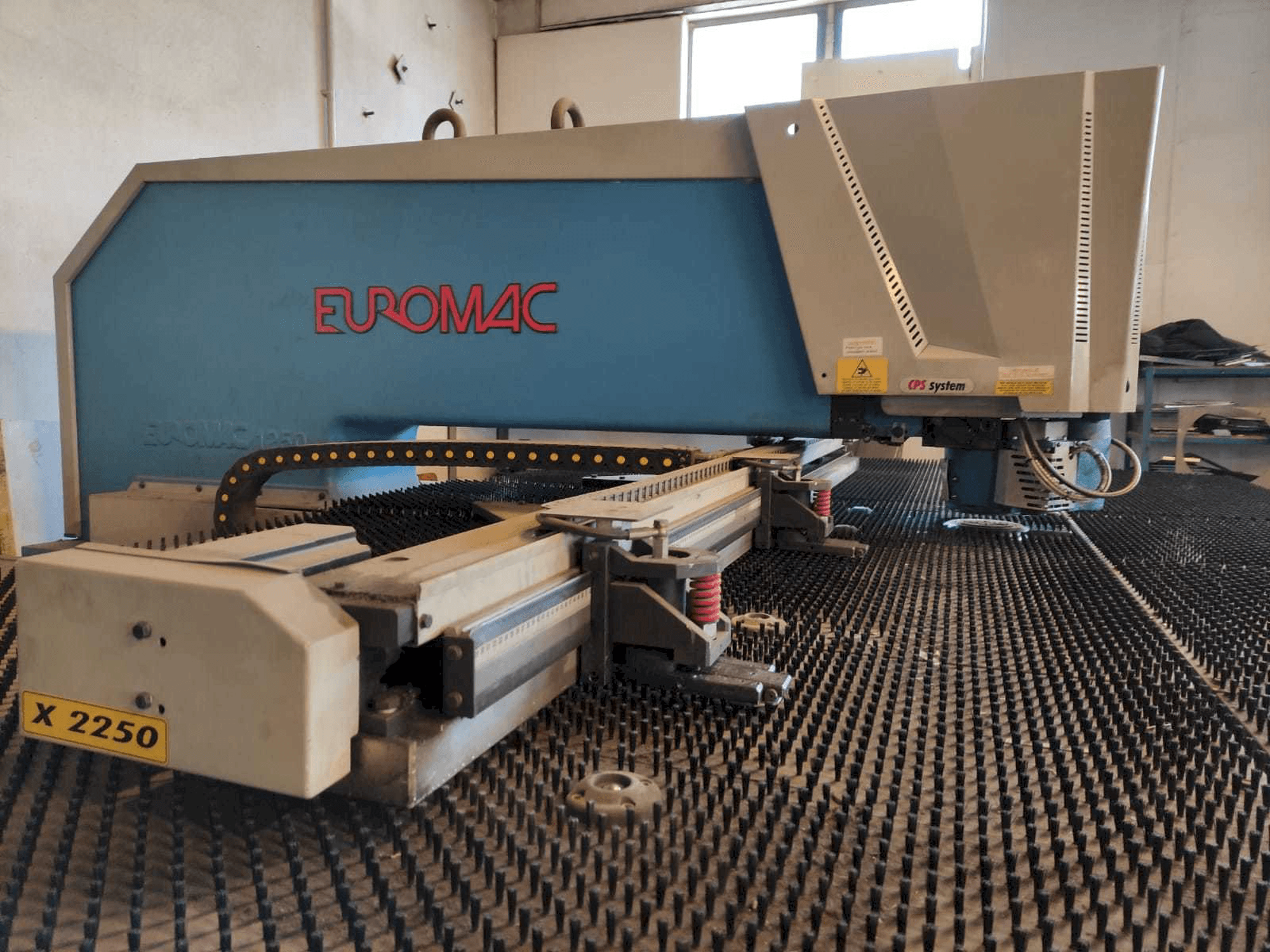 Makine Euromac ZX 1250/30 - Sol taraftaki görüntü