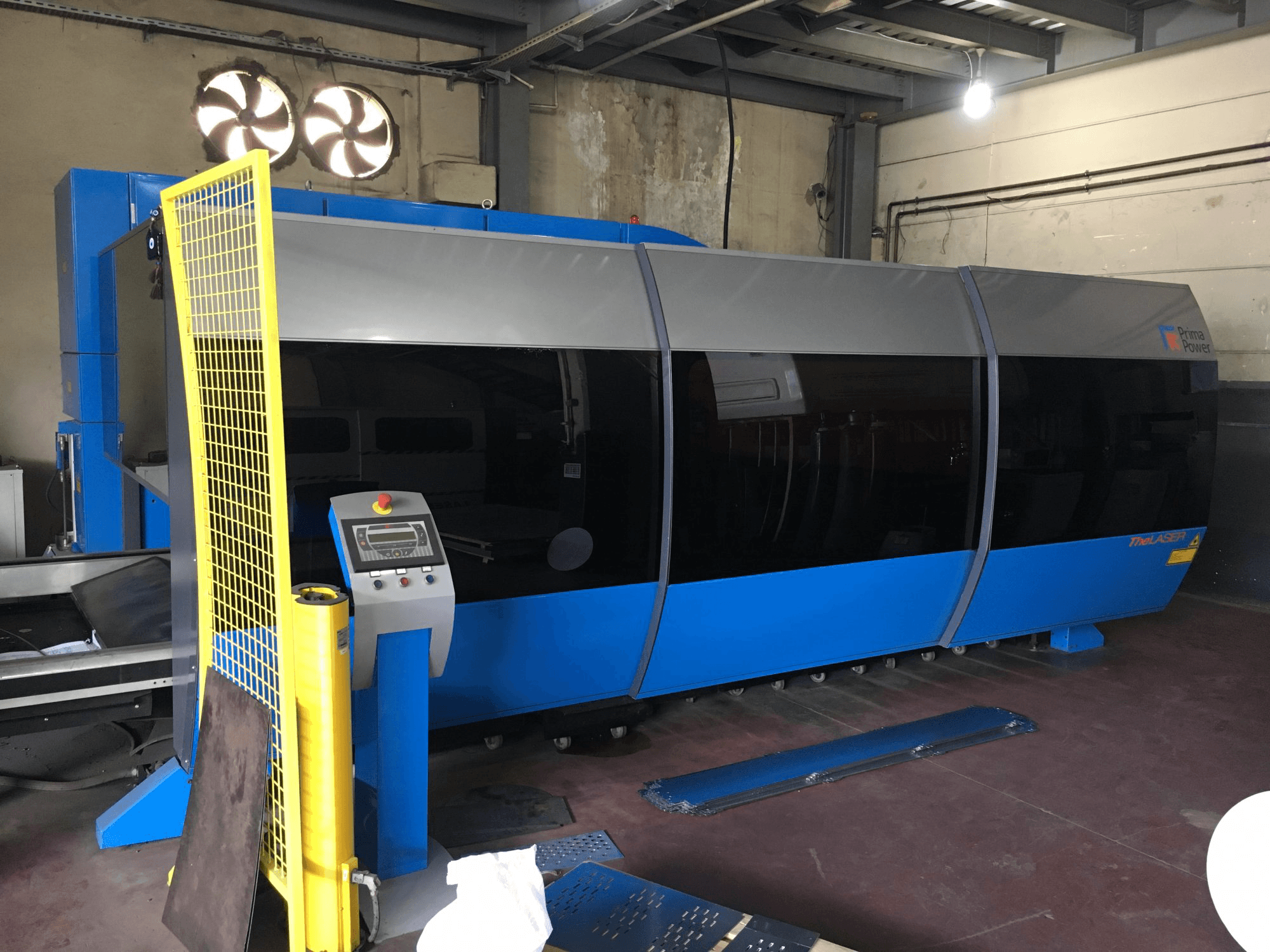 Makine Prima Power - Önden görünüm ZAPHIRO