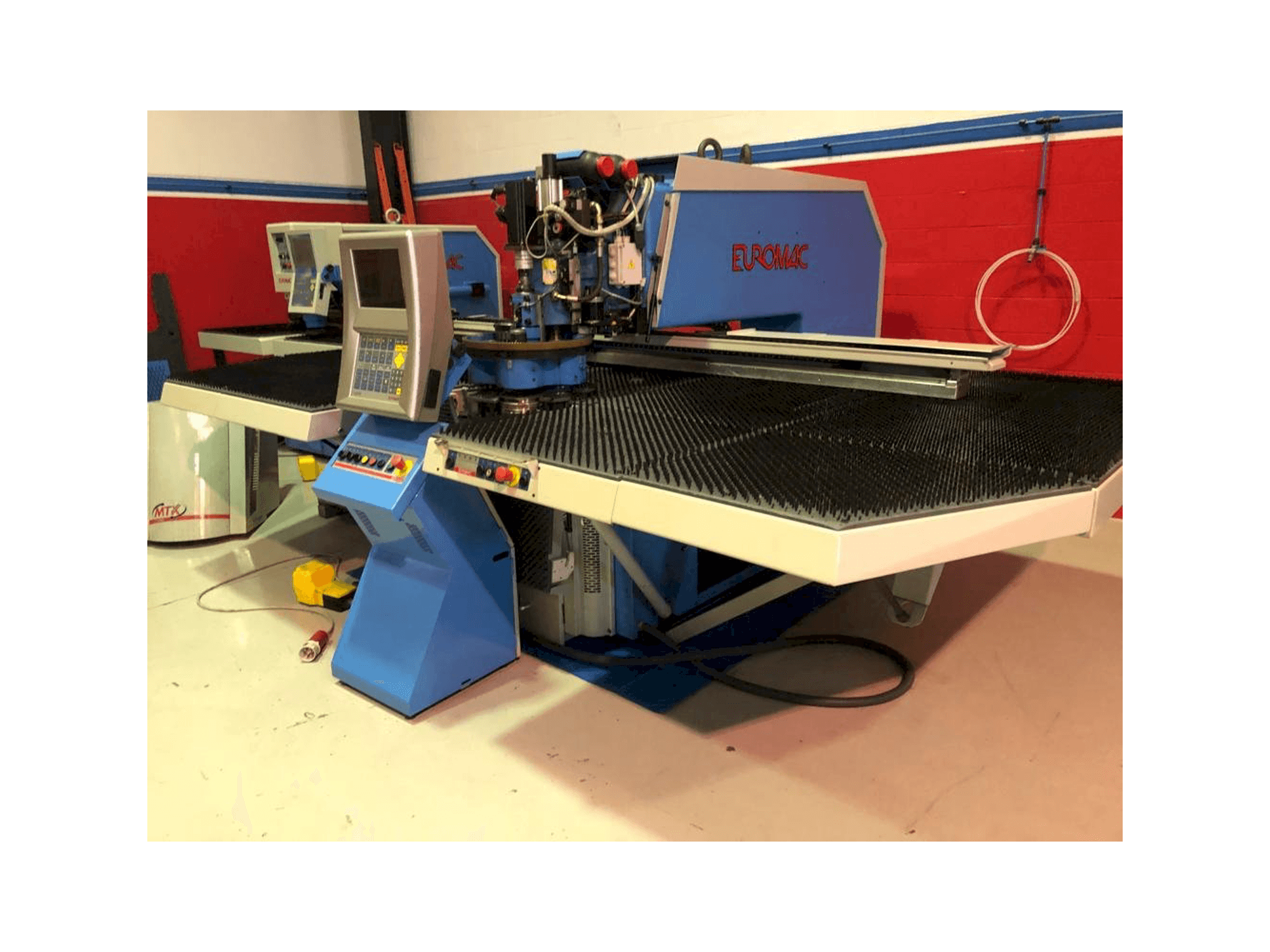 Makine Euromac MTX 1250-30-2000 AI - Önden görünüm