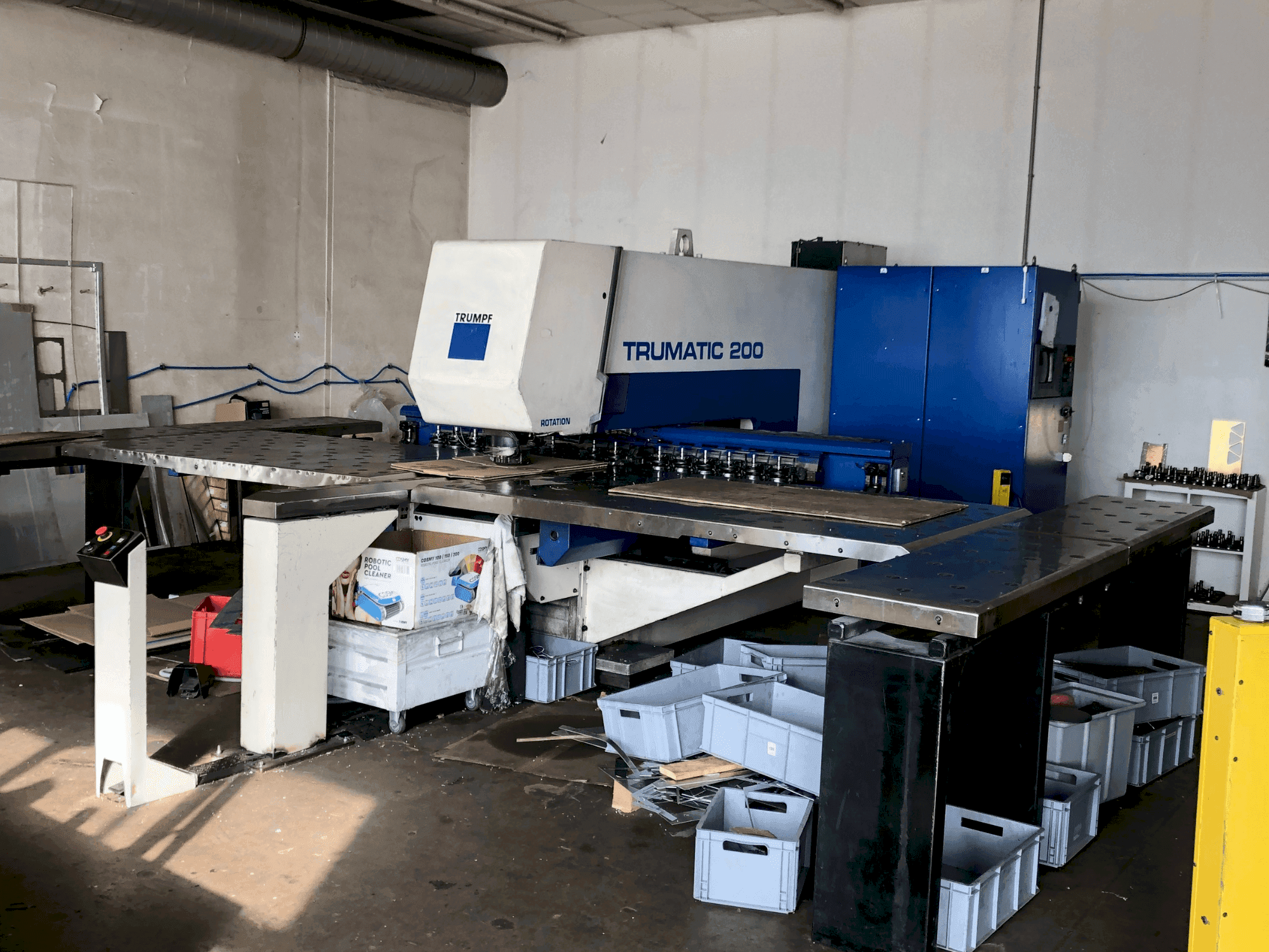 Makine TRUMPF Trumatic TC200R - Önden görünüm