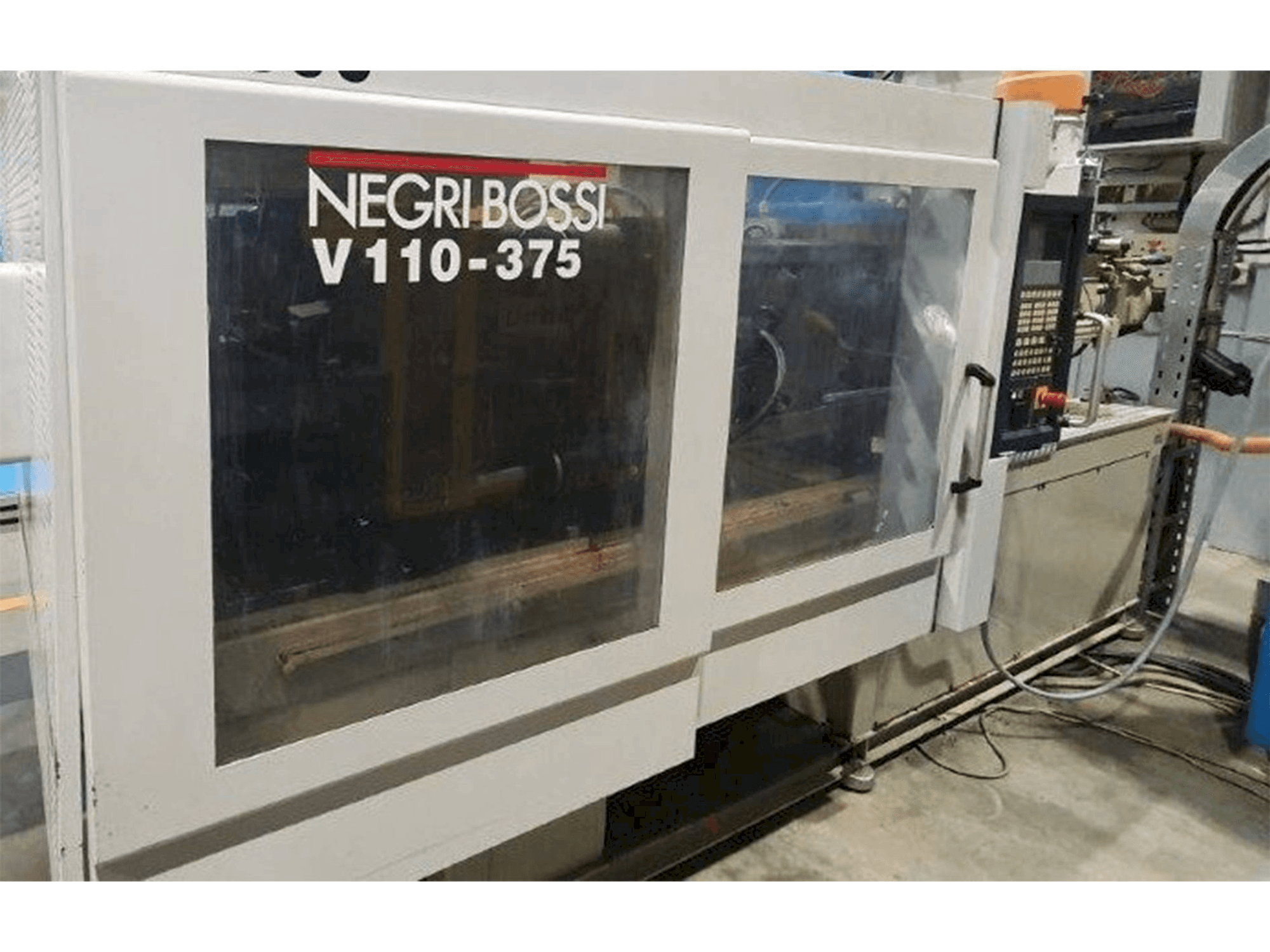 Makine Negri Bossi V110-375 - Önden görünüm
