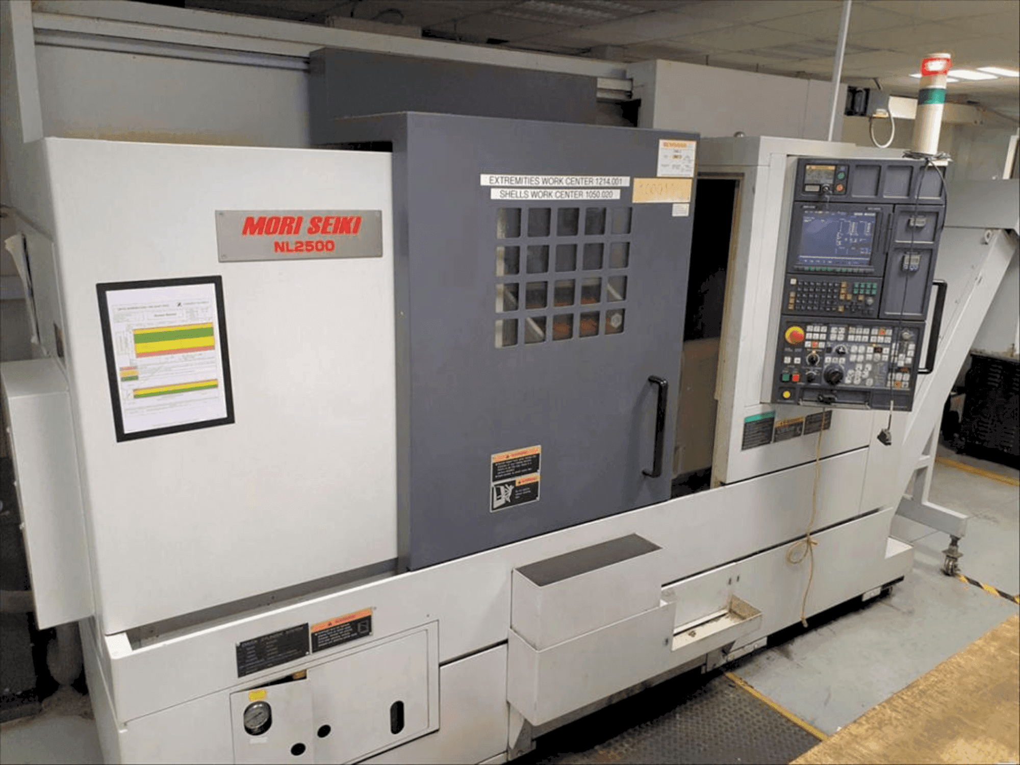 Makine MORI SEIKI NL2500Y - Önden görünüm