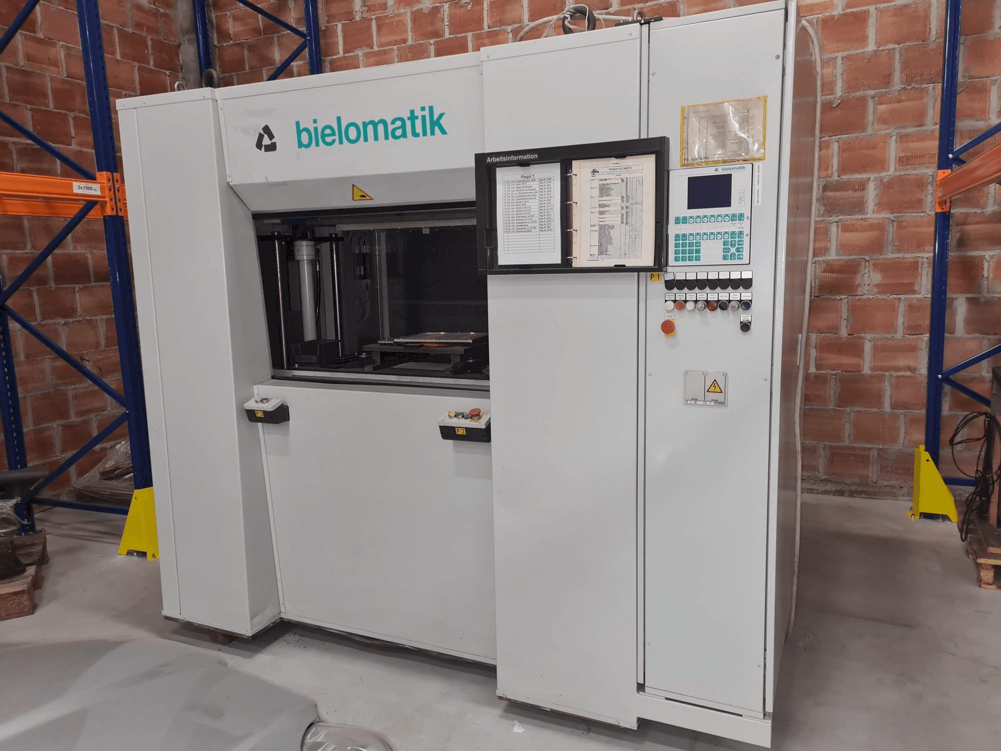 Makine bielomatik K3215 - Önden görünüm
