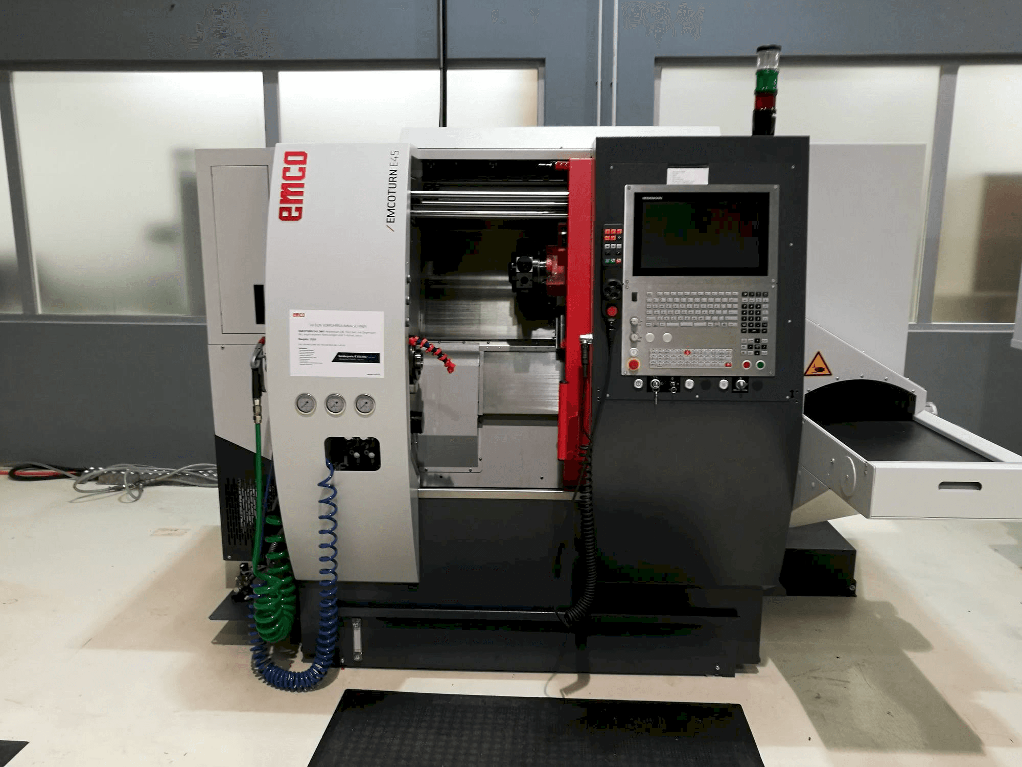 Makine EMCO E45 SMY - Önden görünüm