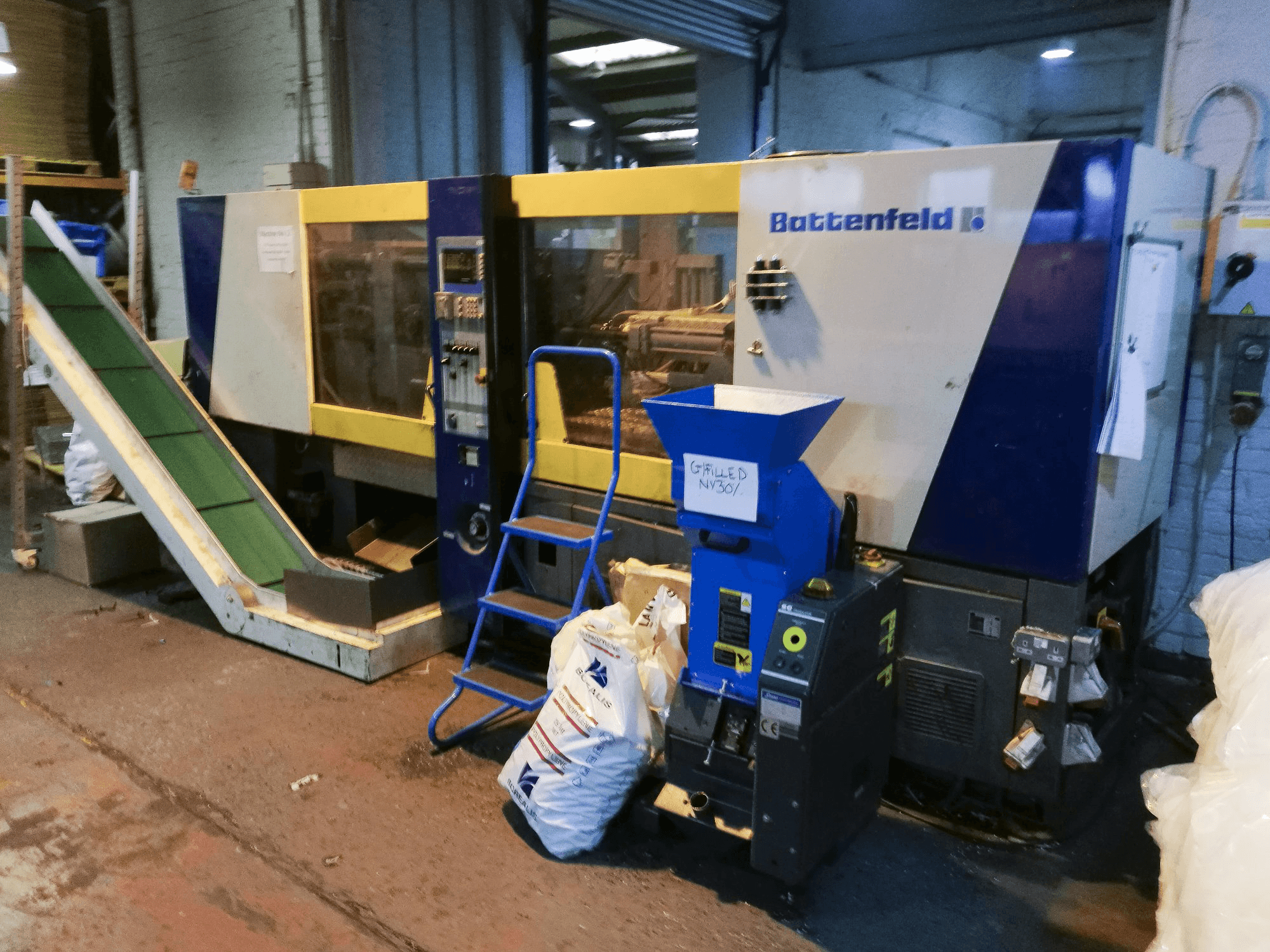 Makine Battenfeld - Sol görünüm BK-T 1300/630