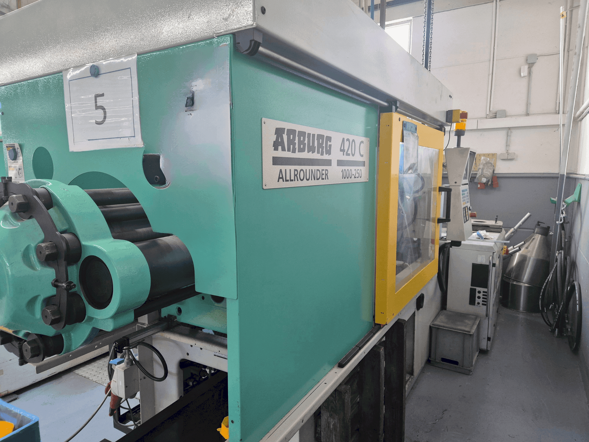 Makine Arburg Allrounder 420 C 1000-250 - Önden görünüm