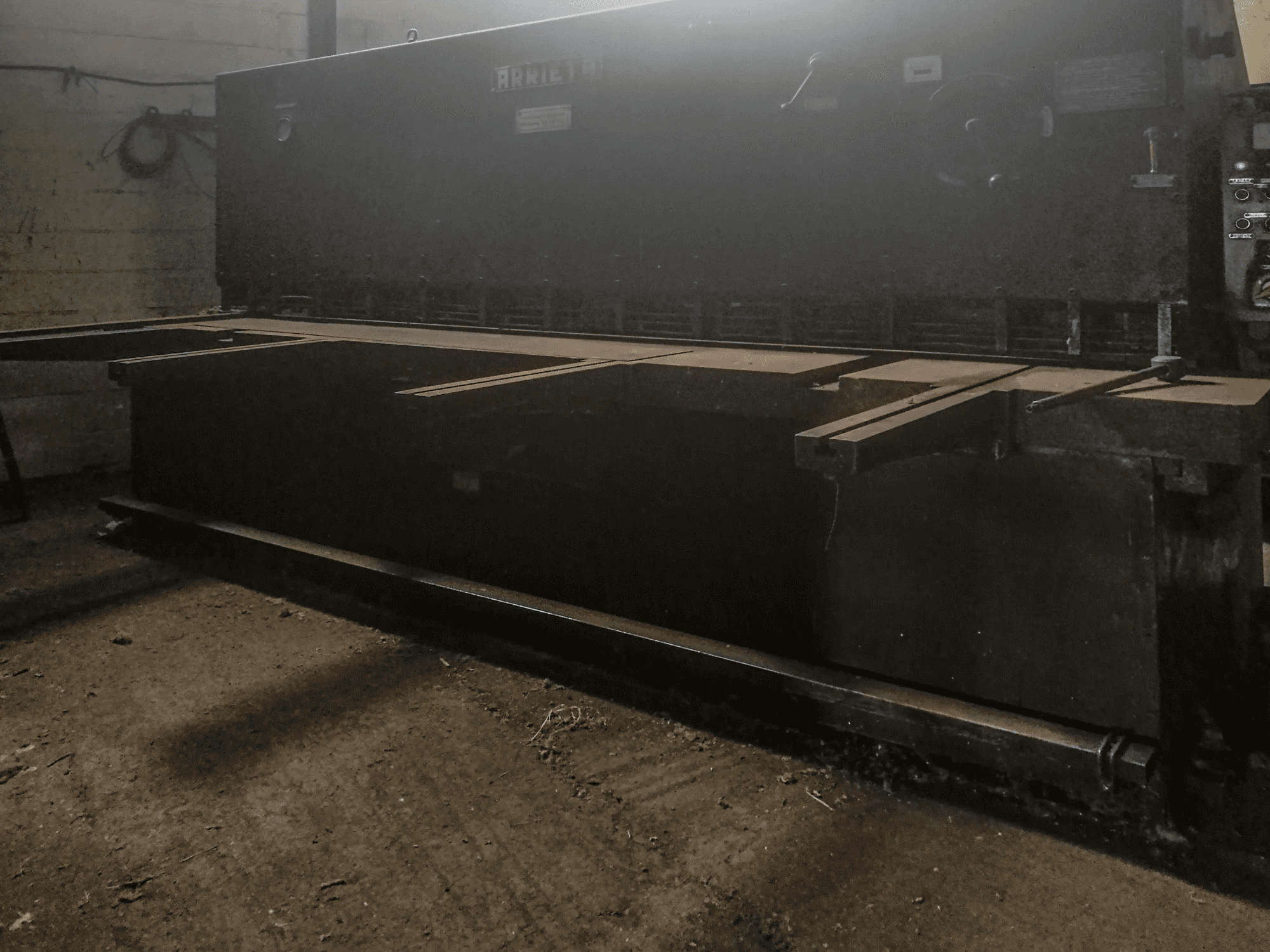 Makine ARRIETA - Sağdan görünüm CGH 30-10