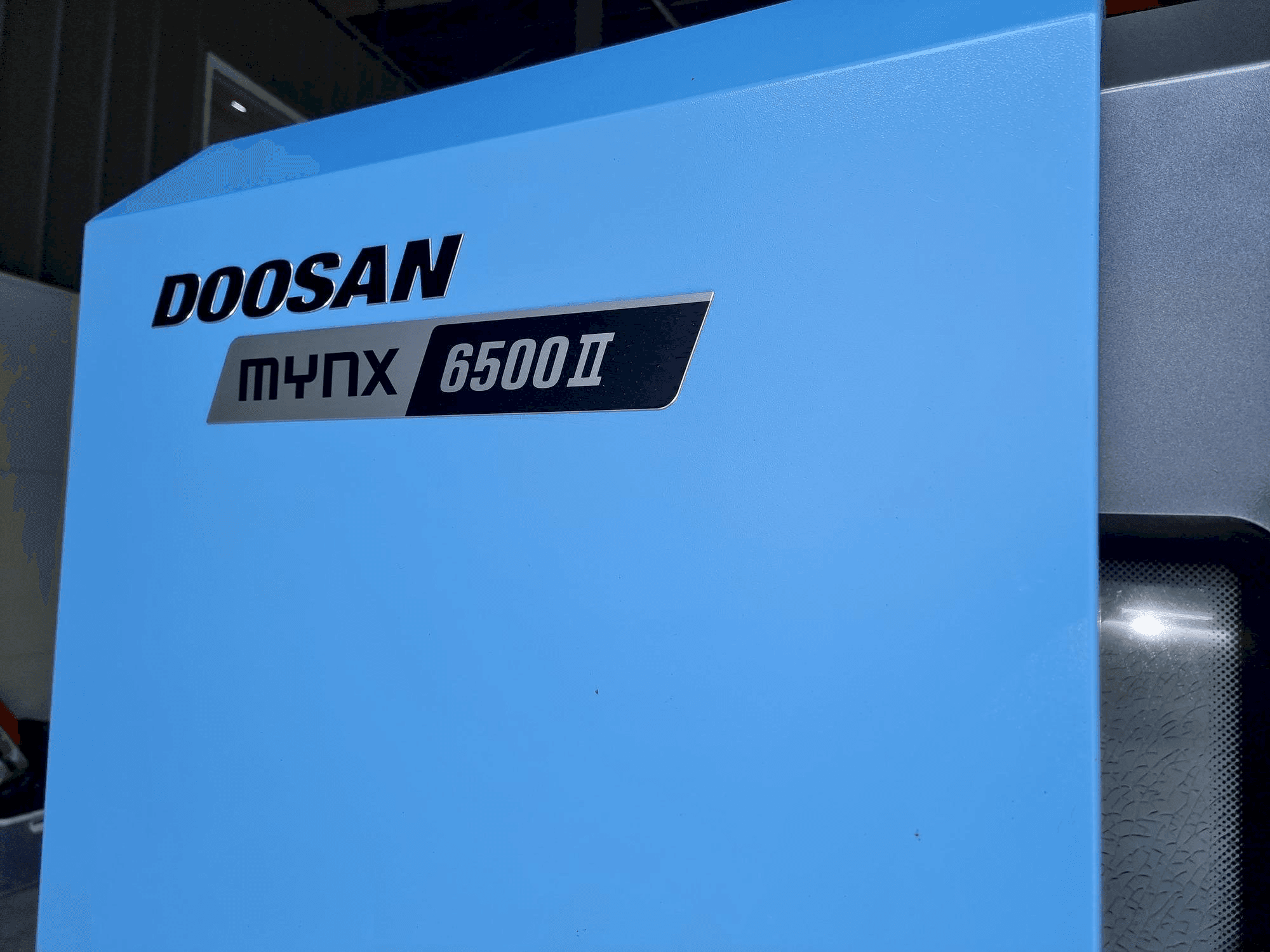 Makine Doosan MYNX 6500Ⅱ - Önden görünüm