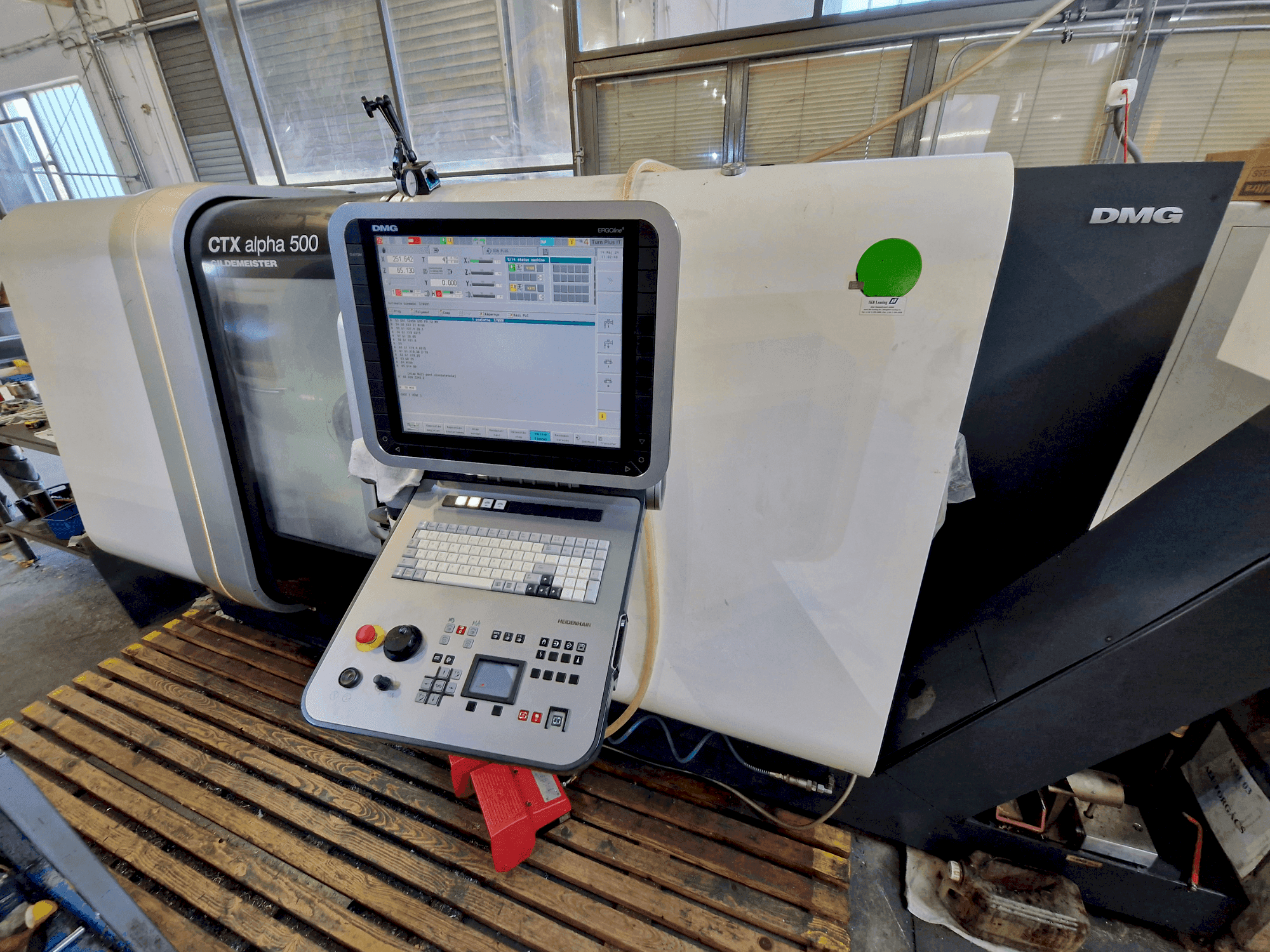 Makine DMG MORI CTX ALPHA 500 V6 - Önden görünüm