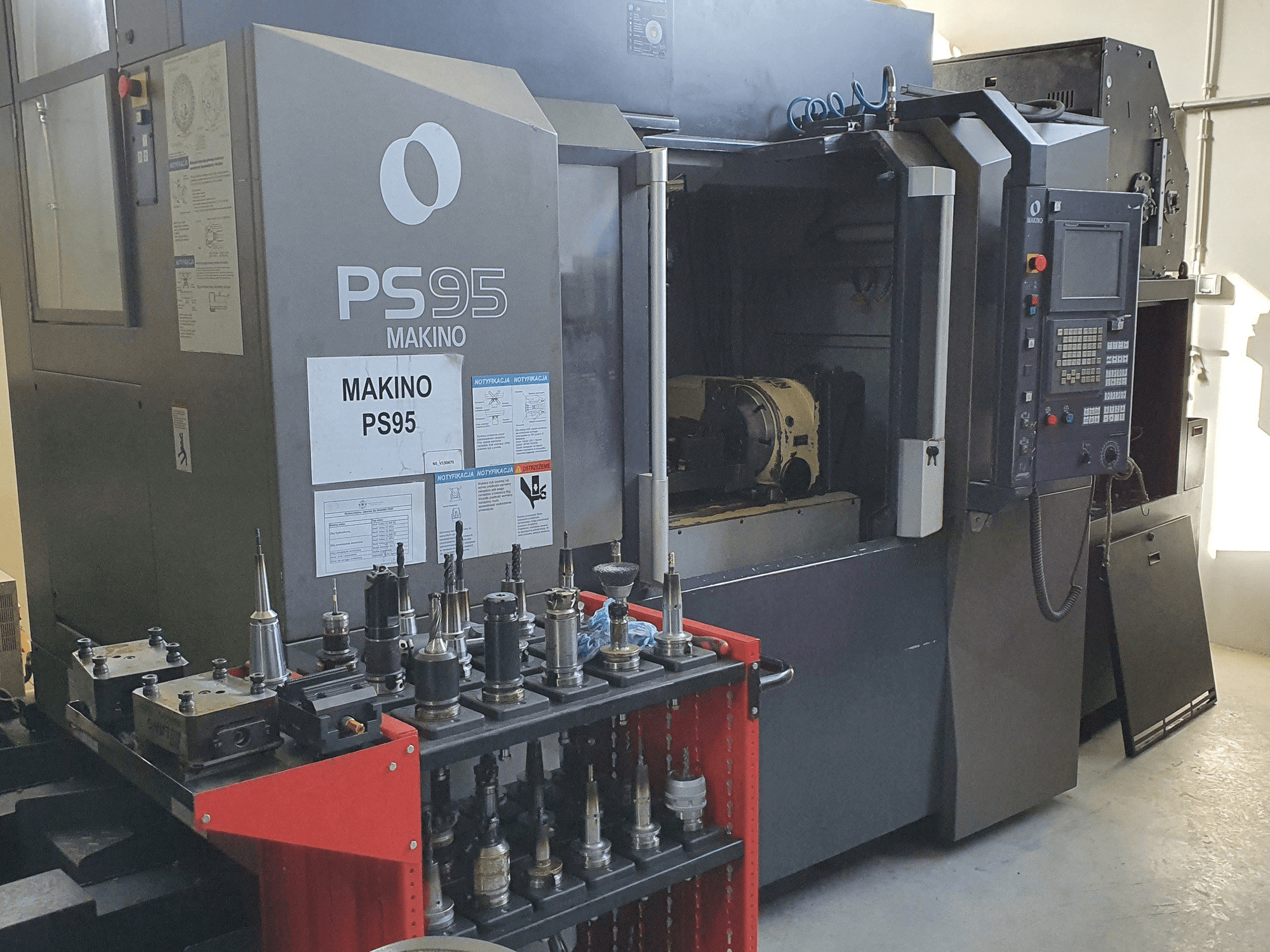 Makine Makino PS95 - Önden görünüm
