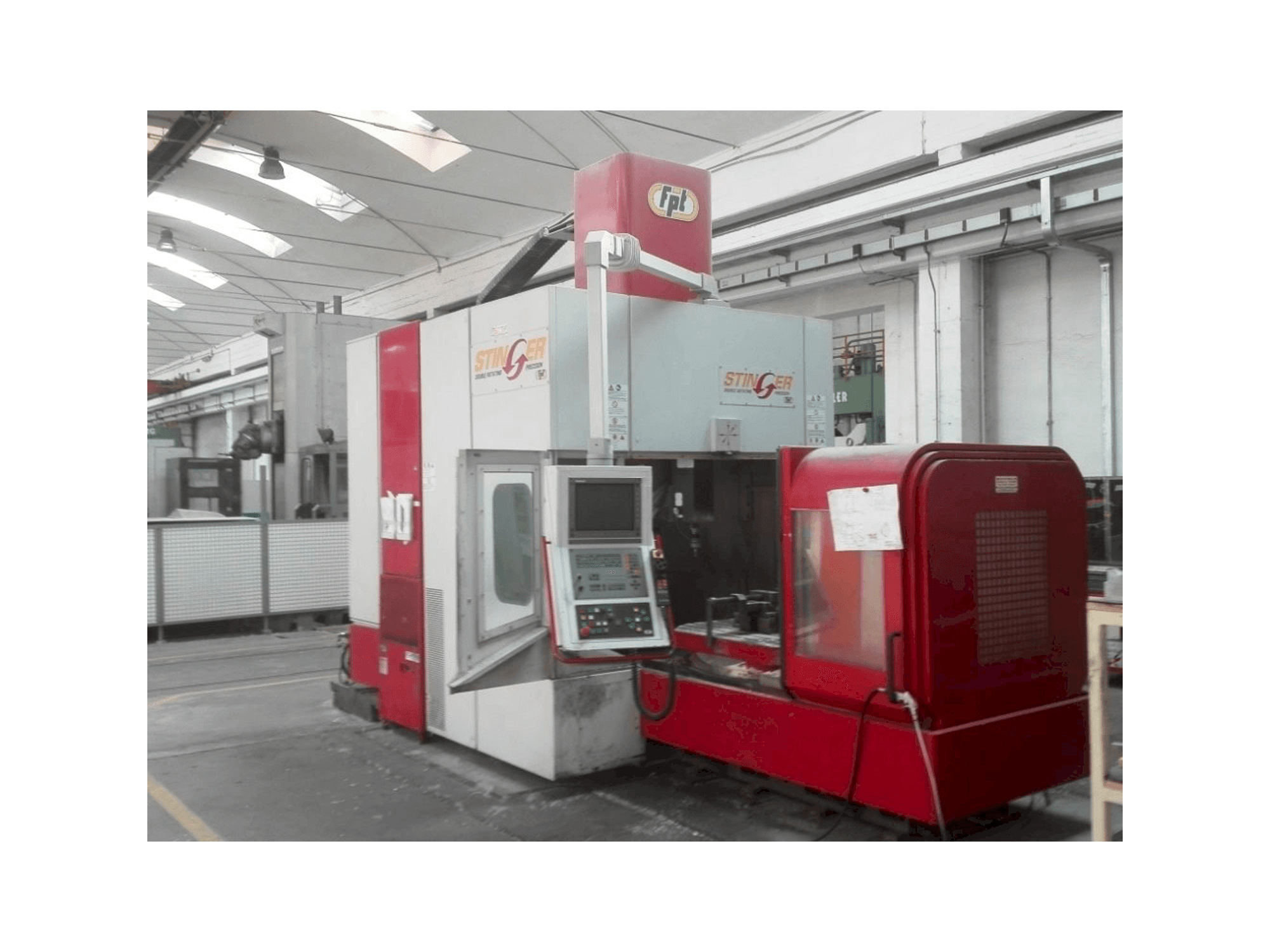 Makine FPT Stinger - Önden görünüm