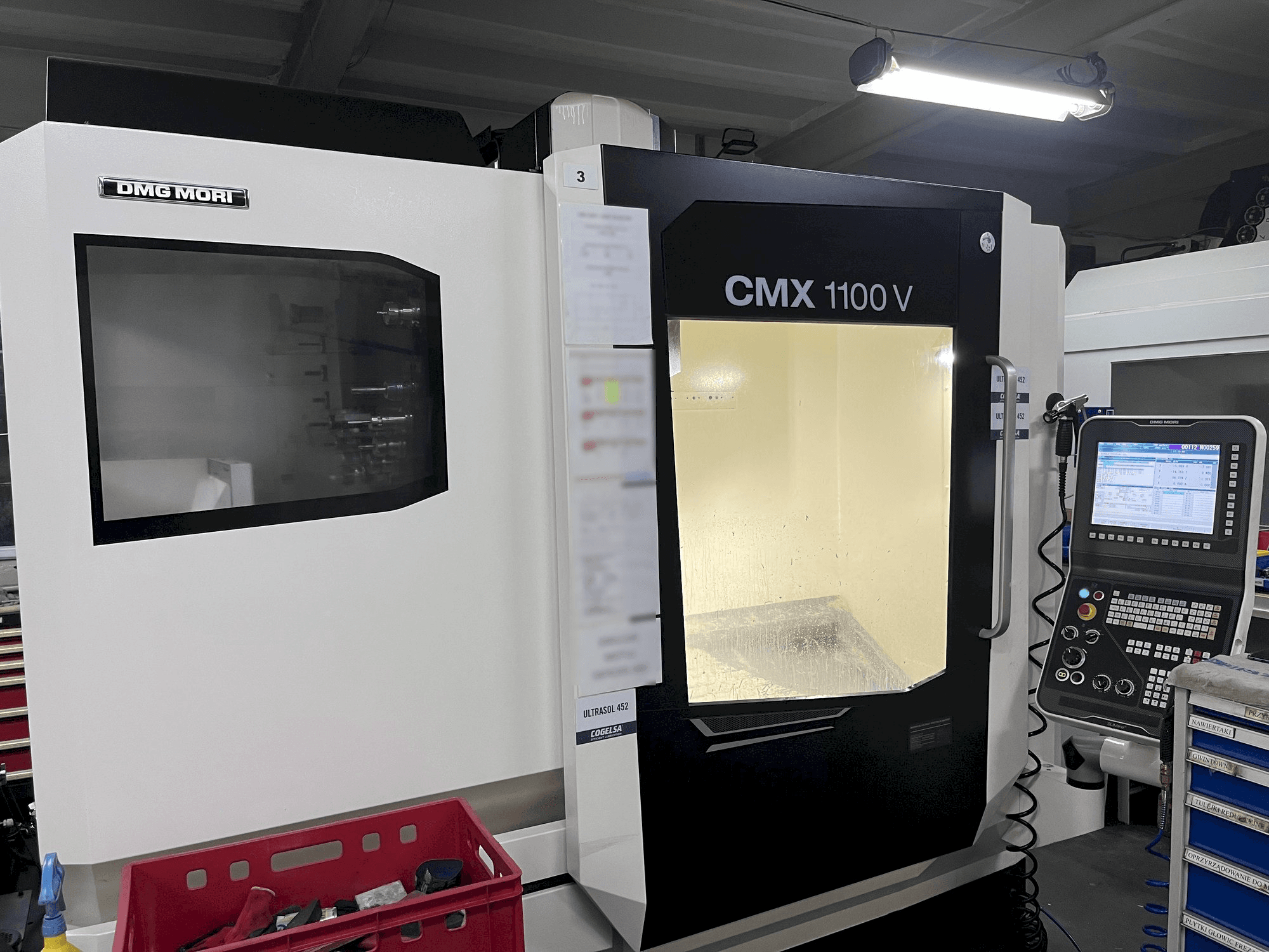 Makine DMG MORI CMX 1100 V - Sol taraftaki görüntü