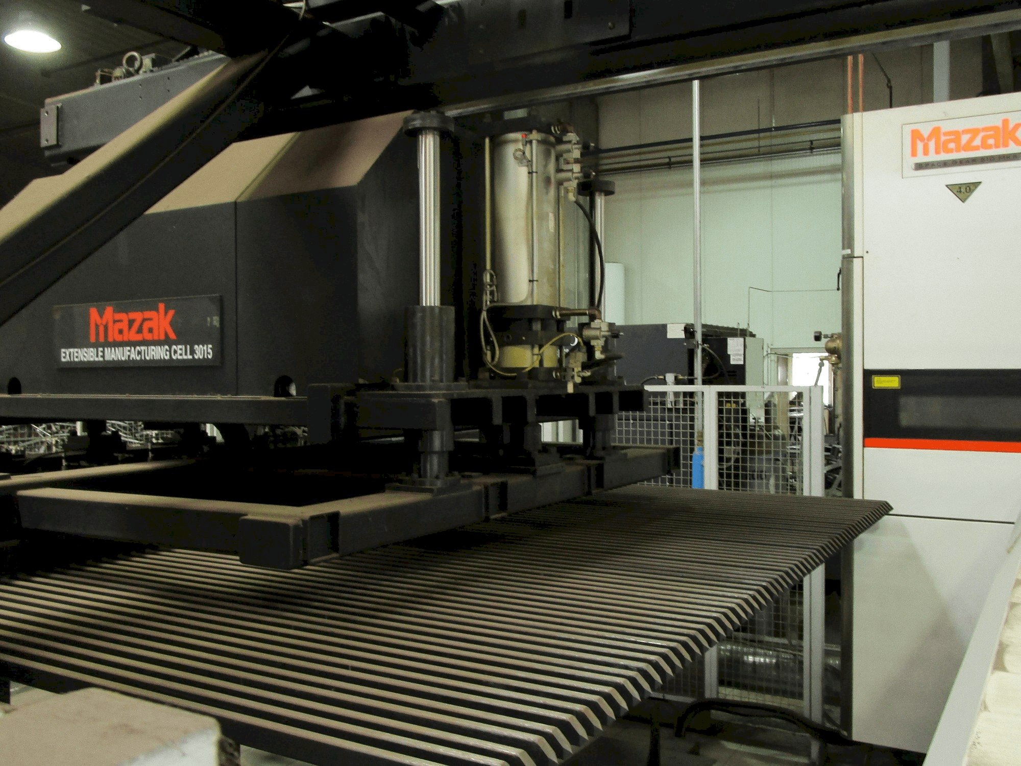 Makine Mazak Space Gear 510 MKII 4kW - Önden görünüm