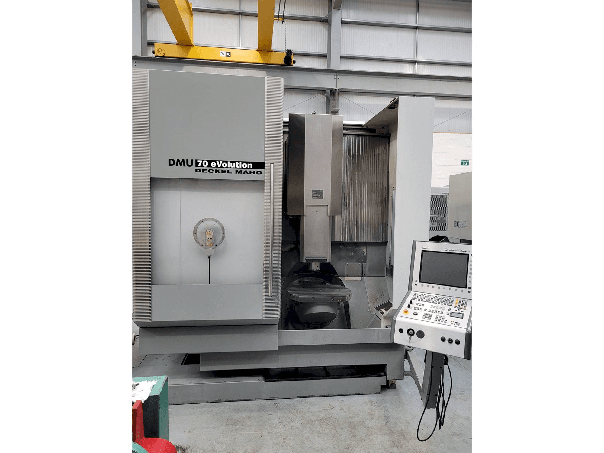 Makine DECKEL MAHO DMU 70 eVolution - Önden görünüm