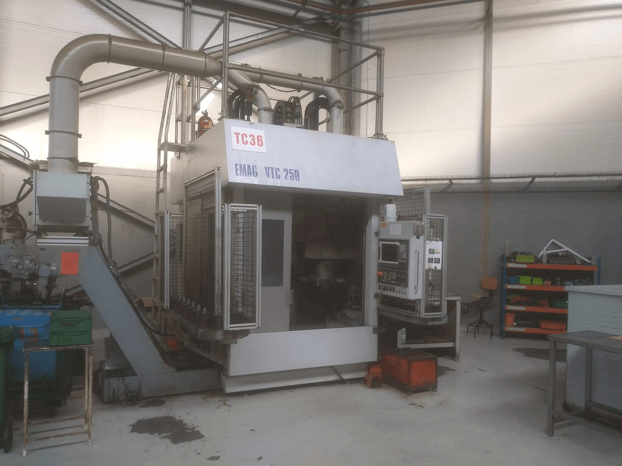 Makine EMAG VTC 250 - Önden görünüm