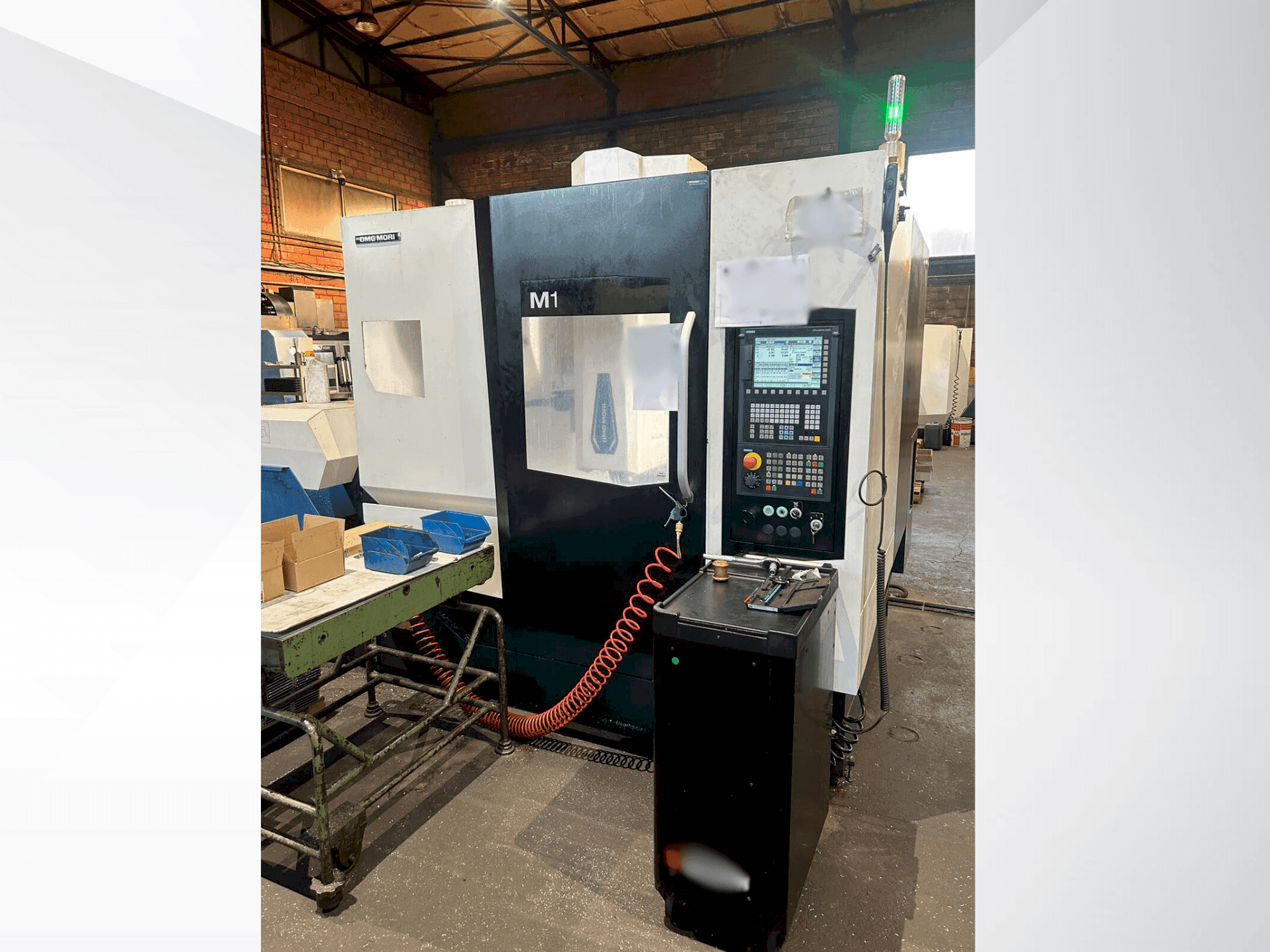 Makine DMG MORI M1 PRO - Önden görünüm