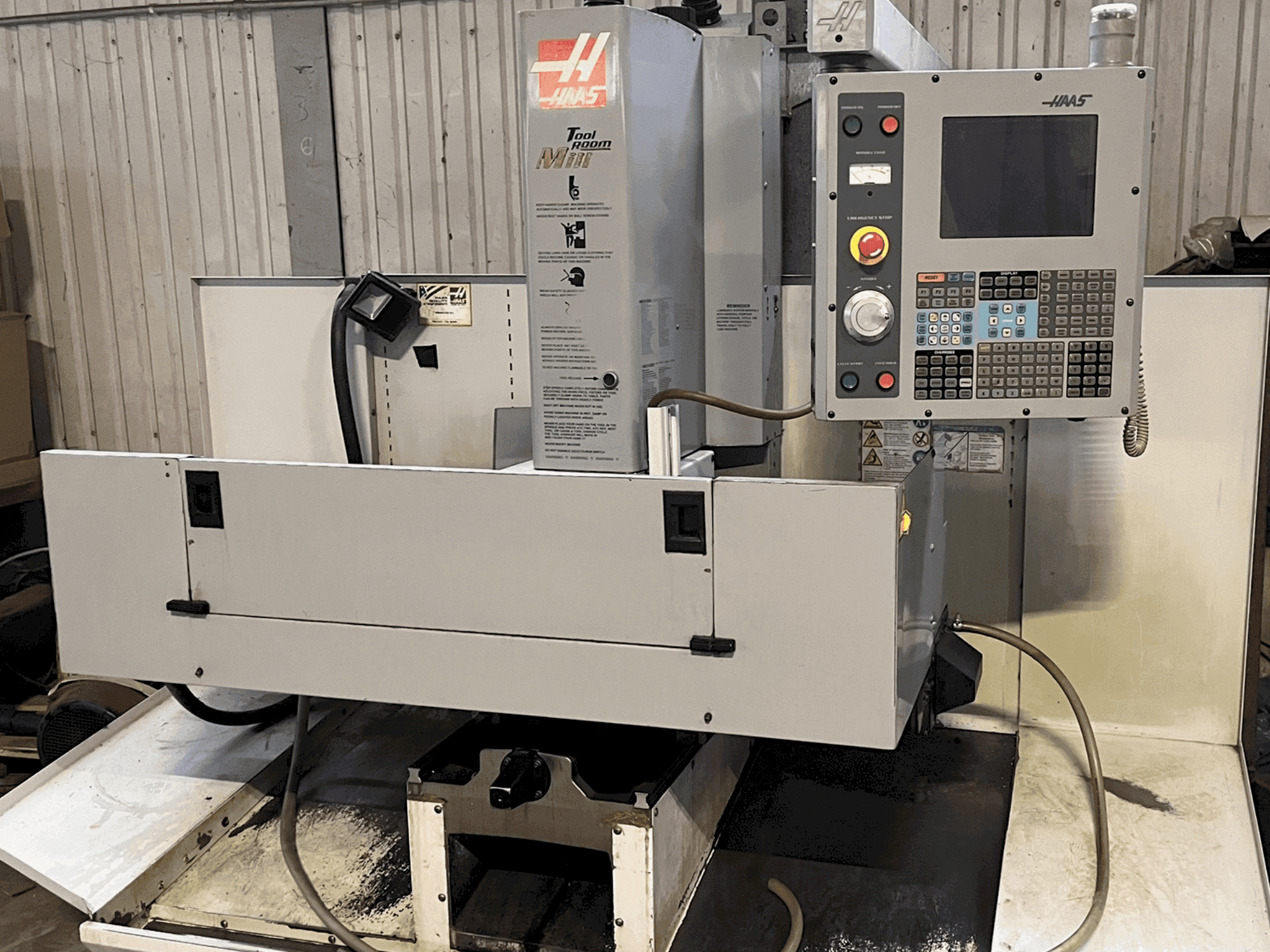 Makine HAAS TM-2HE - Önden görünüm