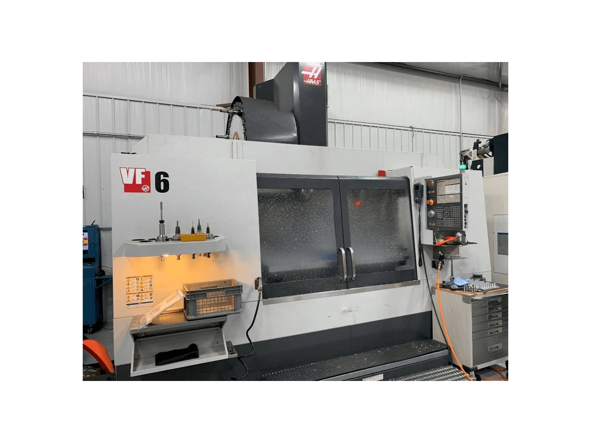 Makine HAAS VF-6/50 - Önden görünüm