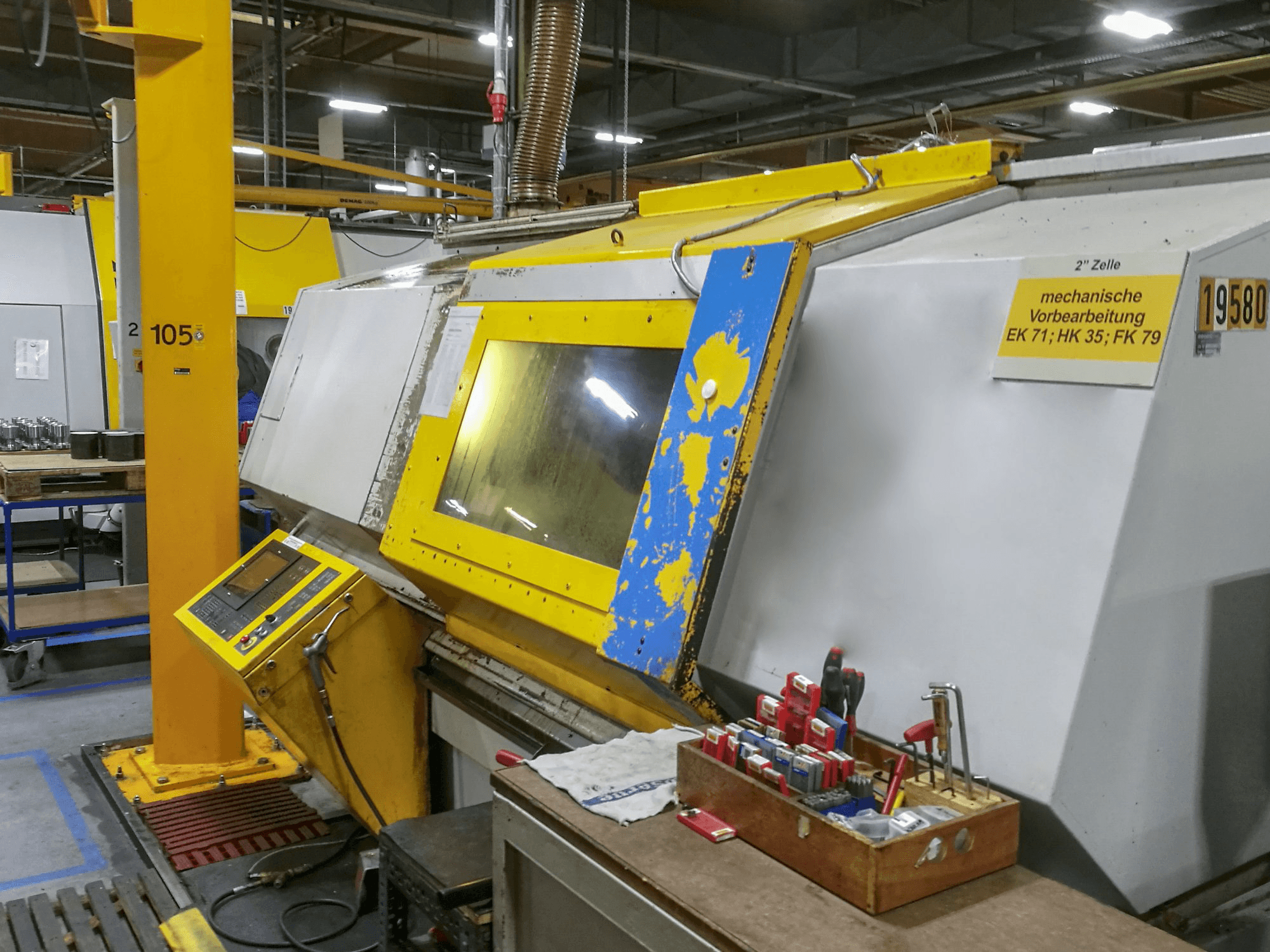 Makine OERLIKON BOEHRINGER - Sağdan görünüm VDF 250 C-F