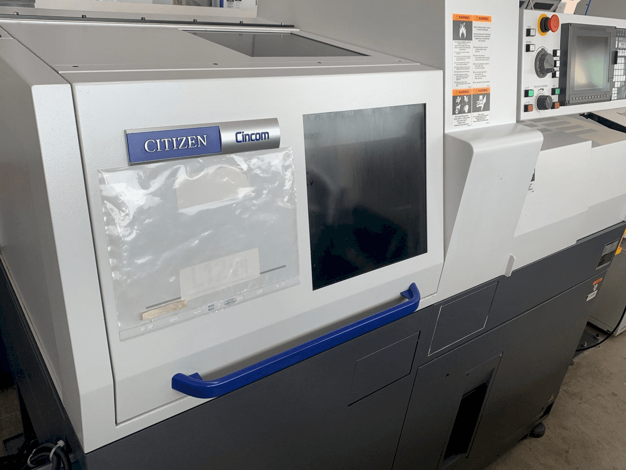 Makine Citizen Cincom L12 - Önden görünüm