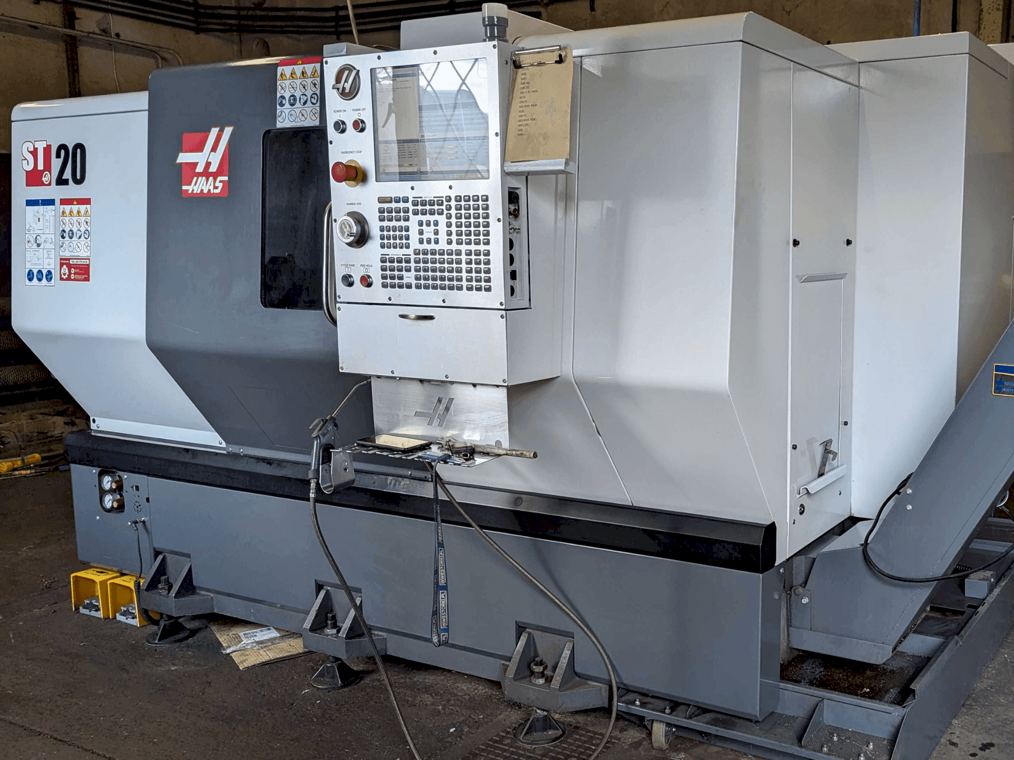 Makine HAAS ST-20 - Önden görünüm