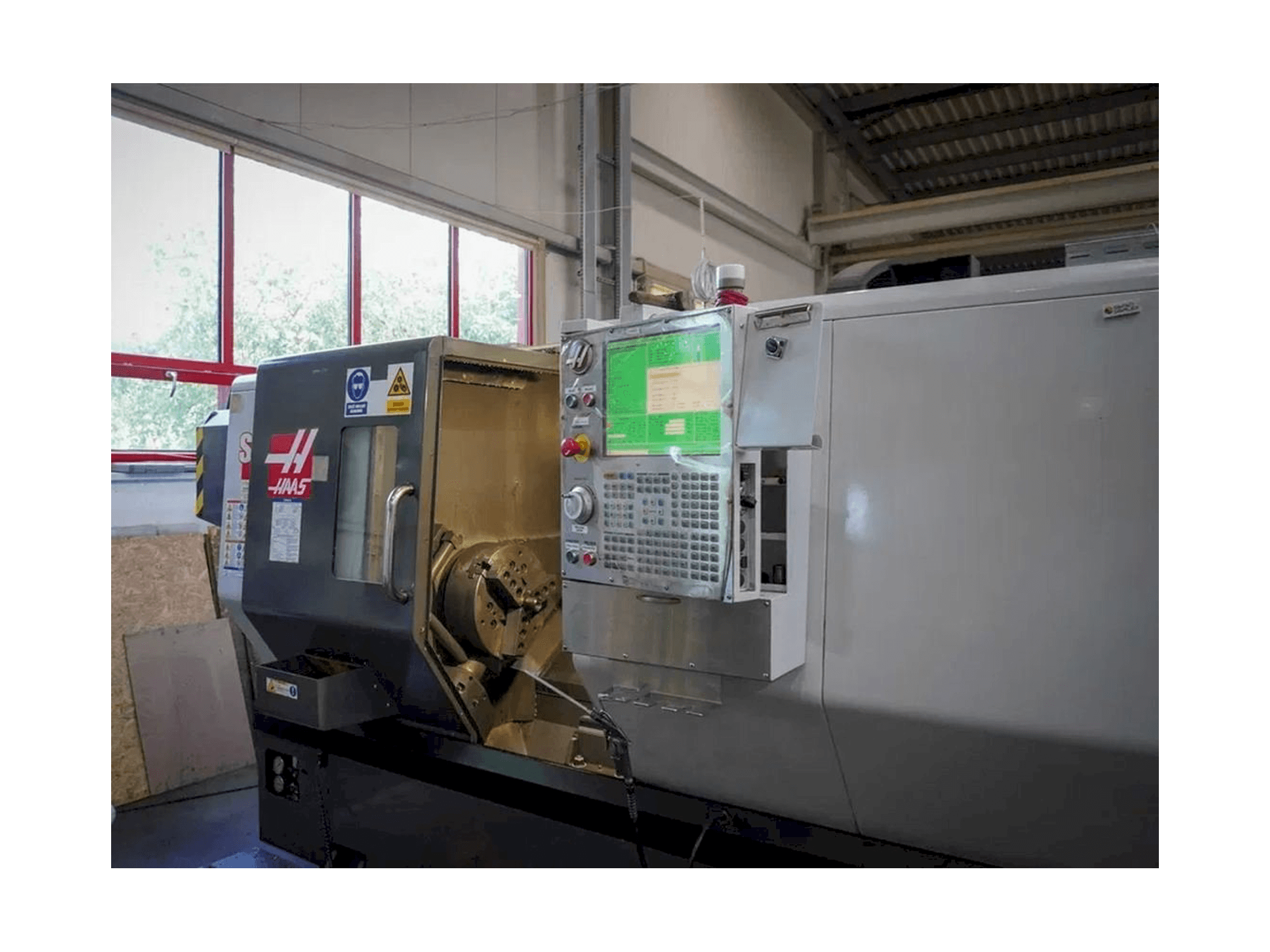 Makine HAAS ST-30 - Önden görünüm