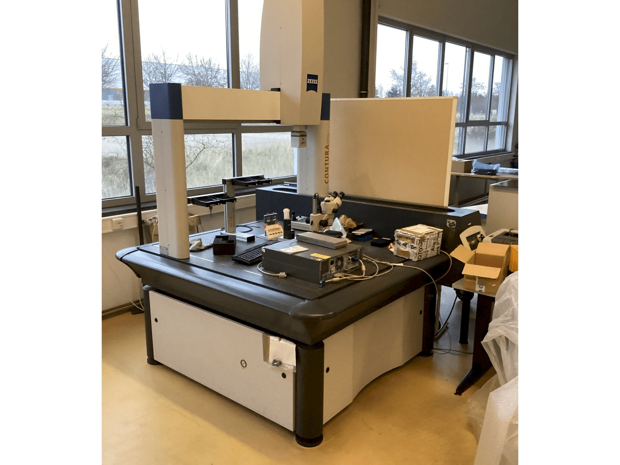 Makine ZEISS Contura HTG 10/12/6 - Önden görünüm