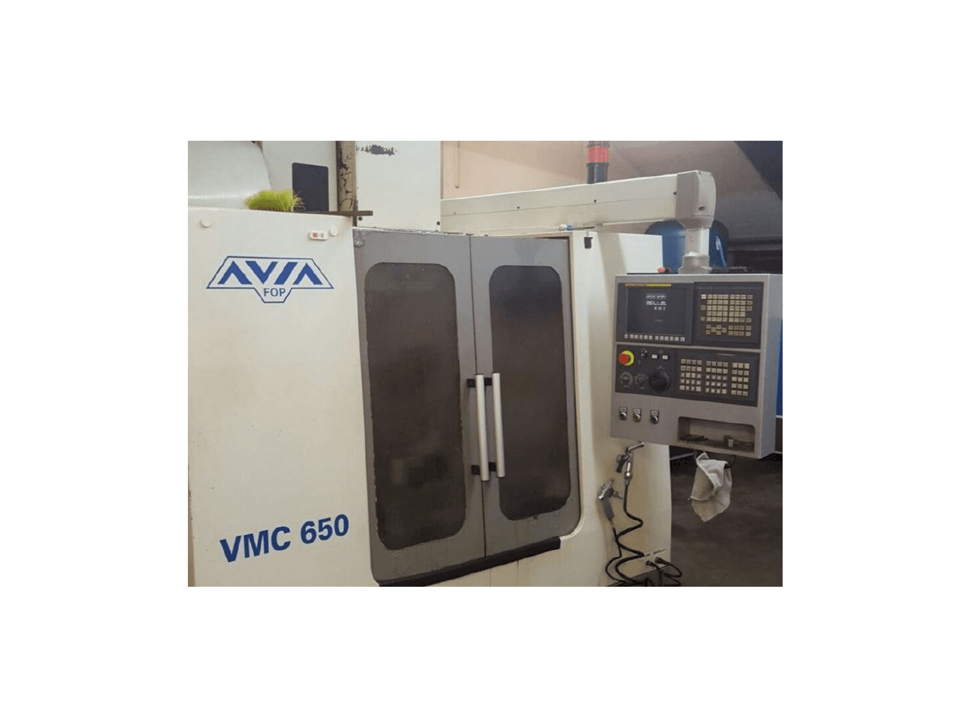 Makine Avia VMC 650 - Önden görünüm