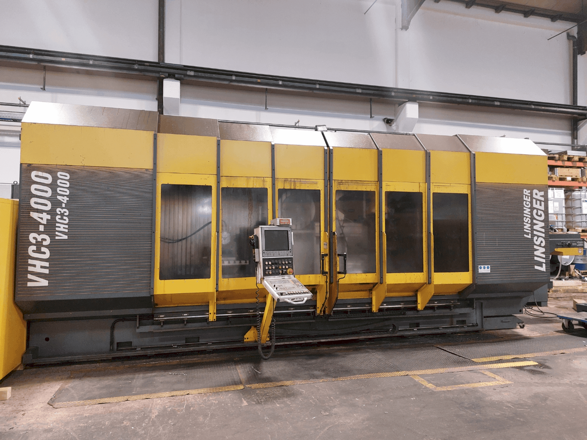 Makine AXA VHC 3-4000 M/2E - Önden görünüm