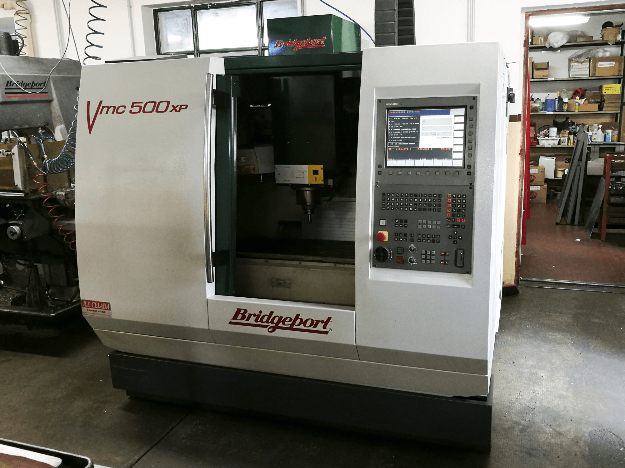Makine Bridgeport - Önden görünüm VMC 500 XP