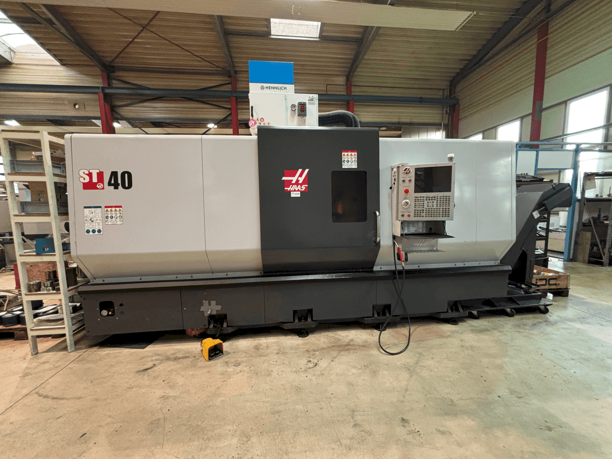 Makine HAAS ST-40 - Önden görünüm