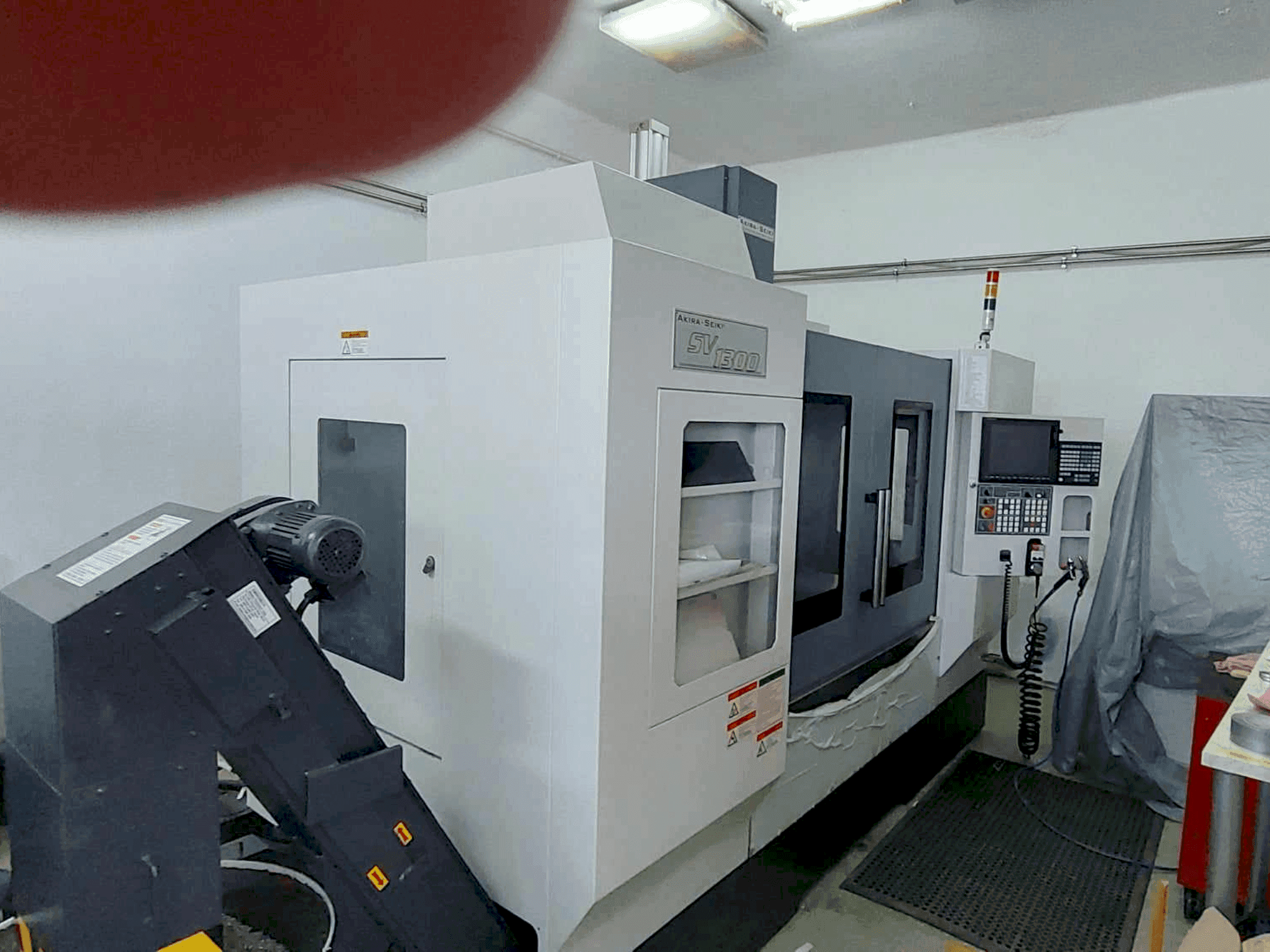 Makine Akira Seiki SVI300 - Önden görünüm