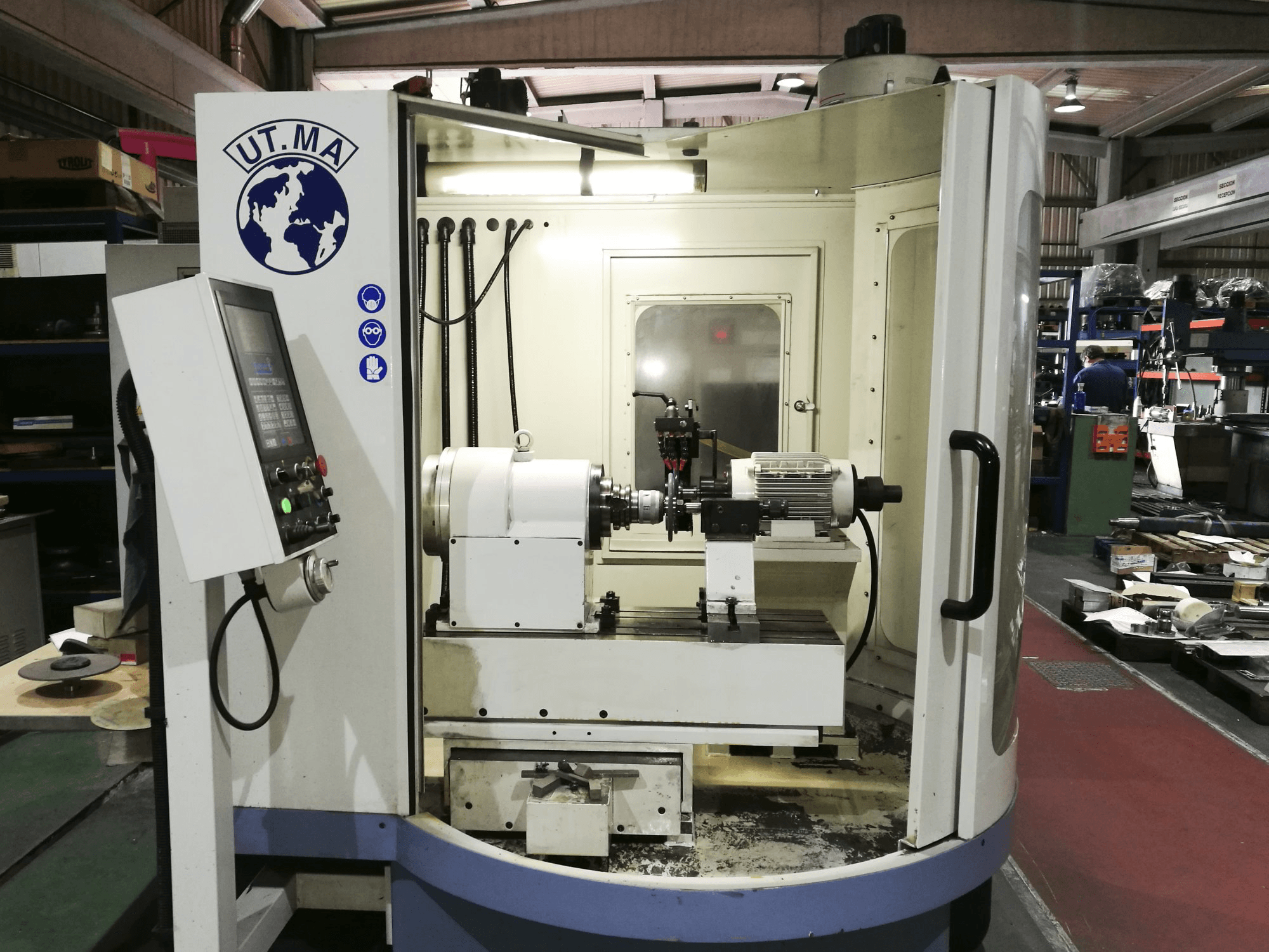 Makine UT.MA - Önden görünüm P20 CNC