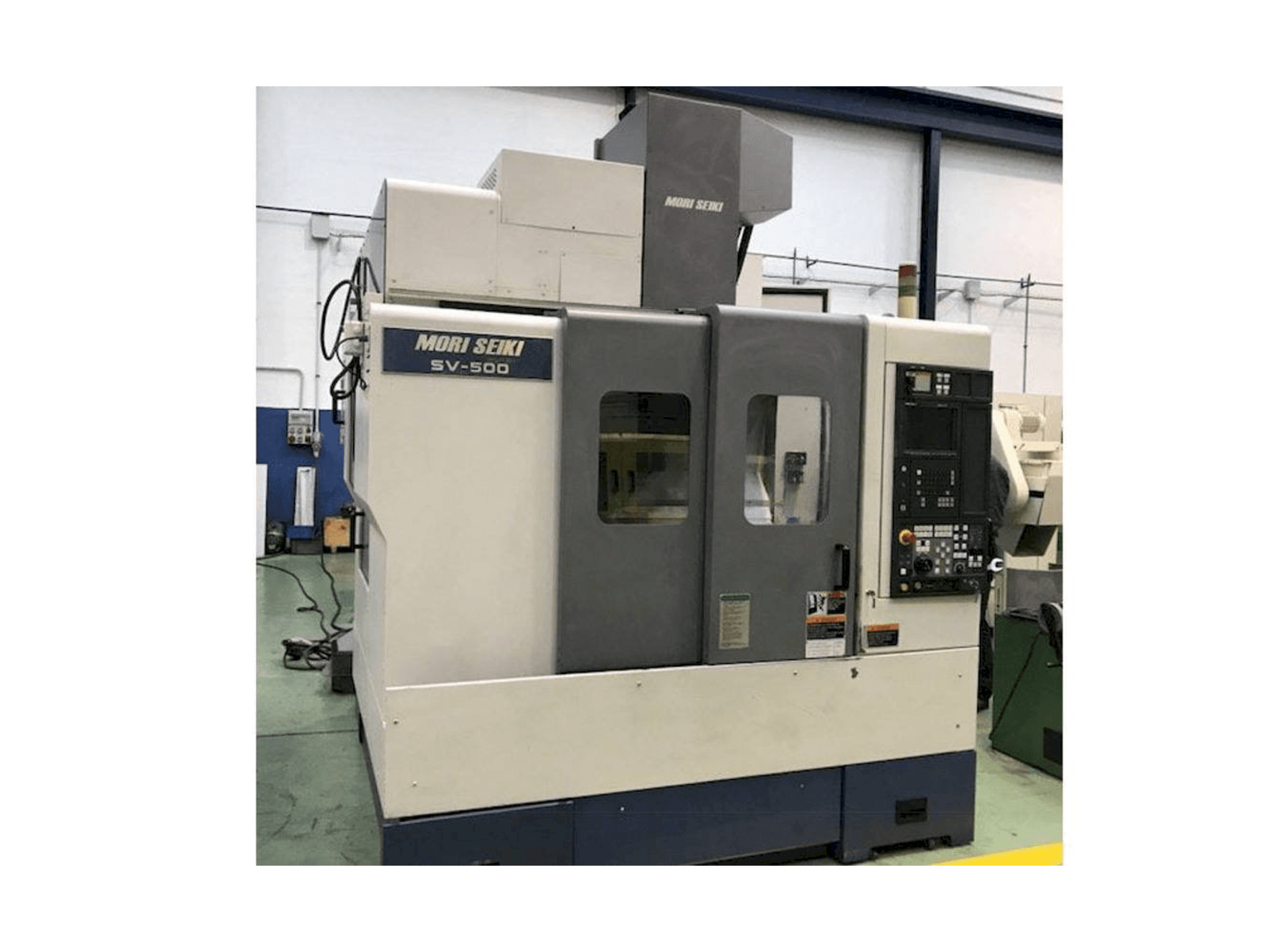 Makine MORI SEIKI SV-500 - Önden görünüm