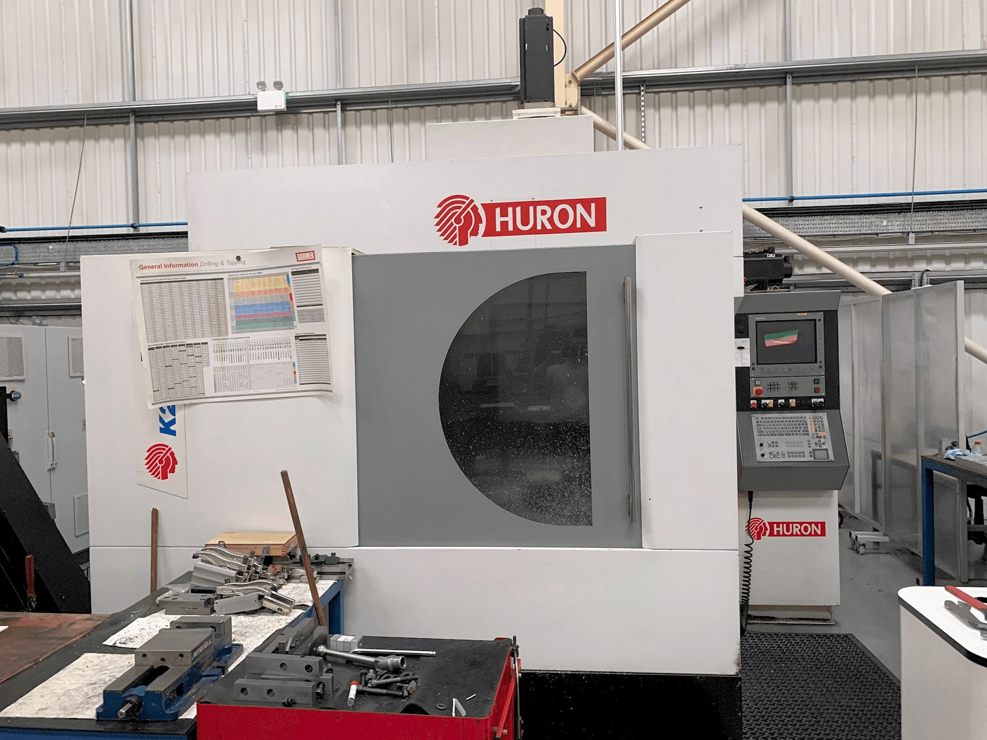 Makine Hurco K2X 10 - Önden görünüm