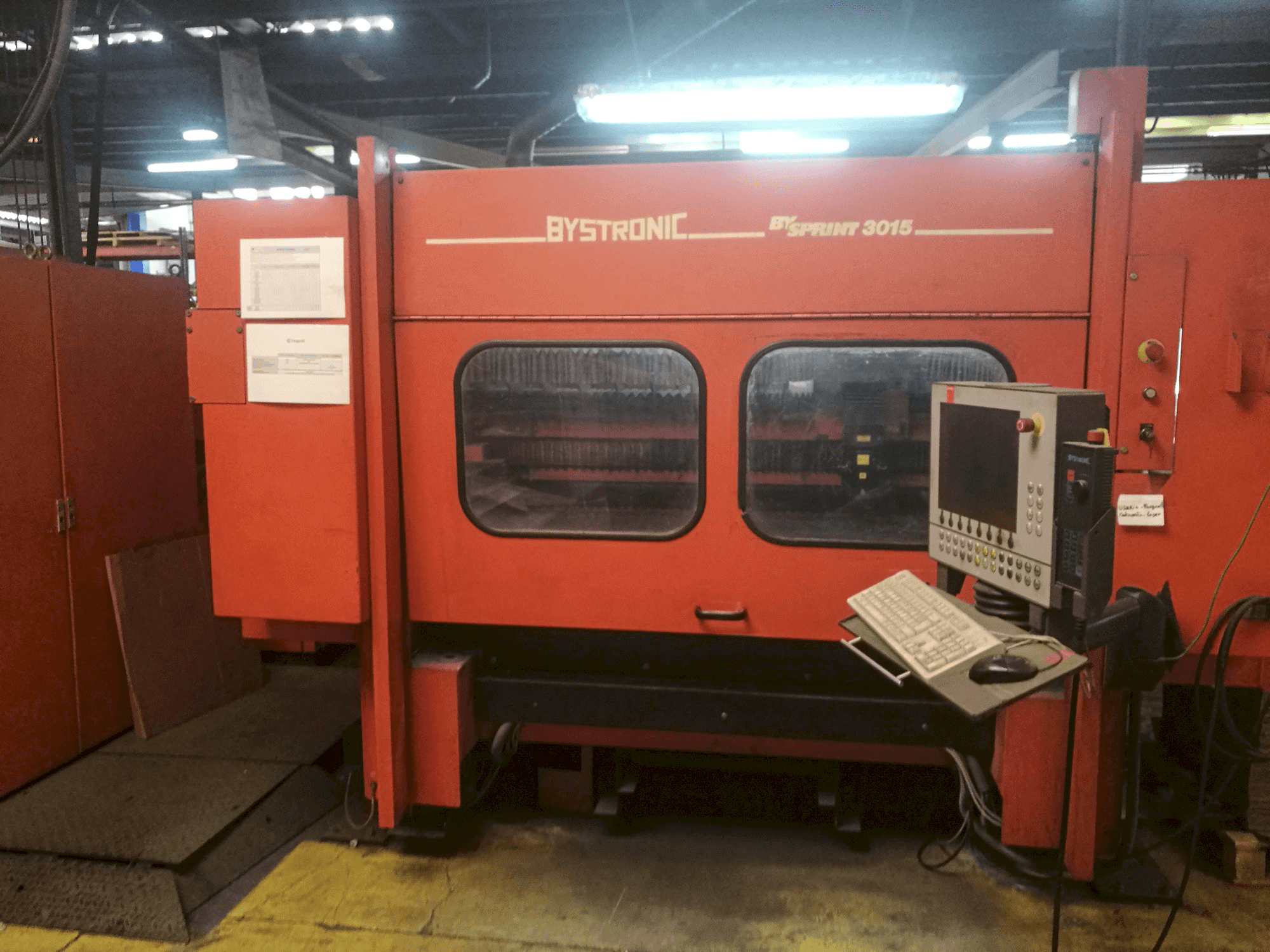 Makine Bystronic BySprint 3015 - Önden görünüm