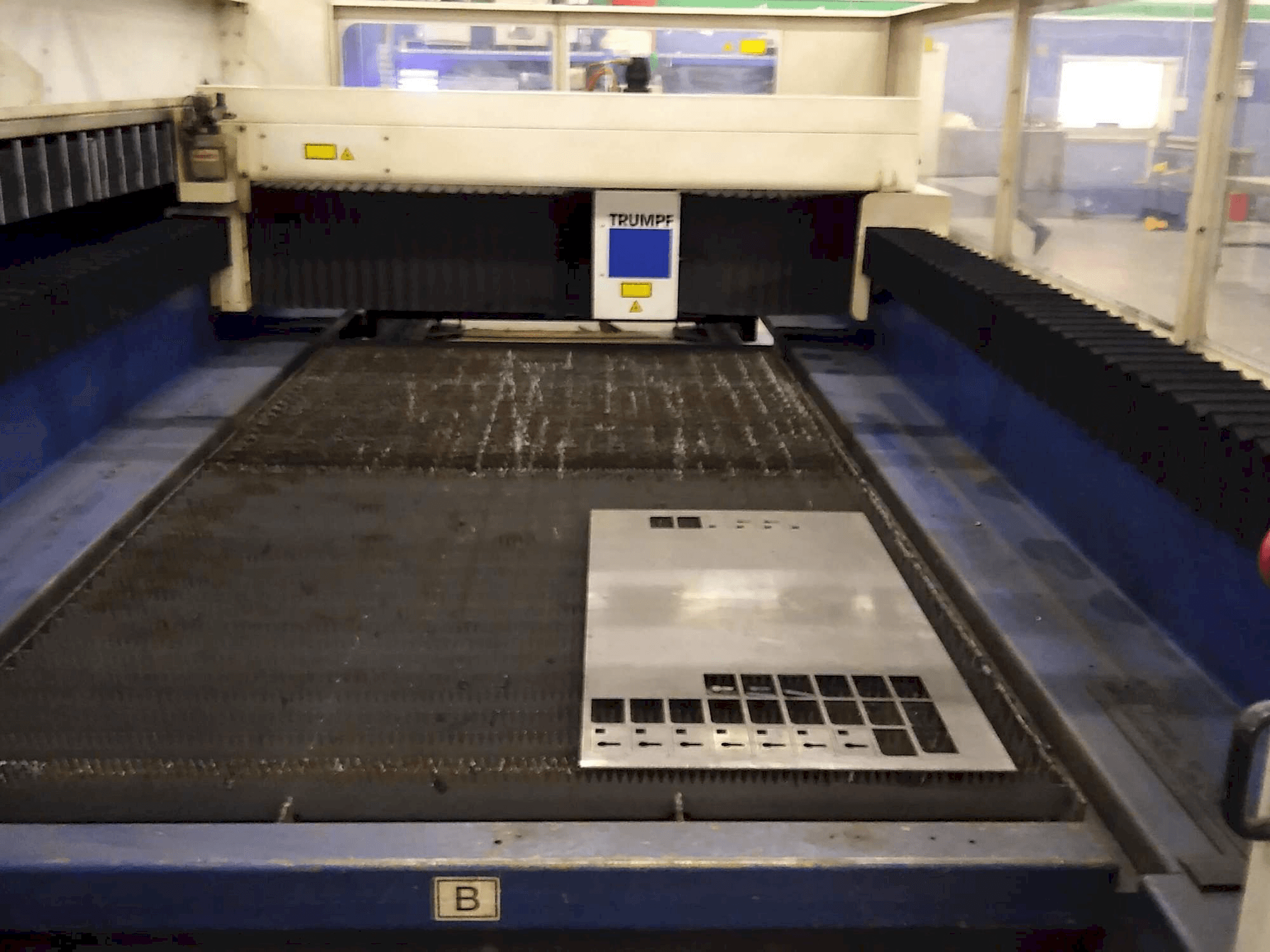 Makine Trumpf L3030 - Önden görünüm