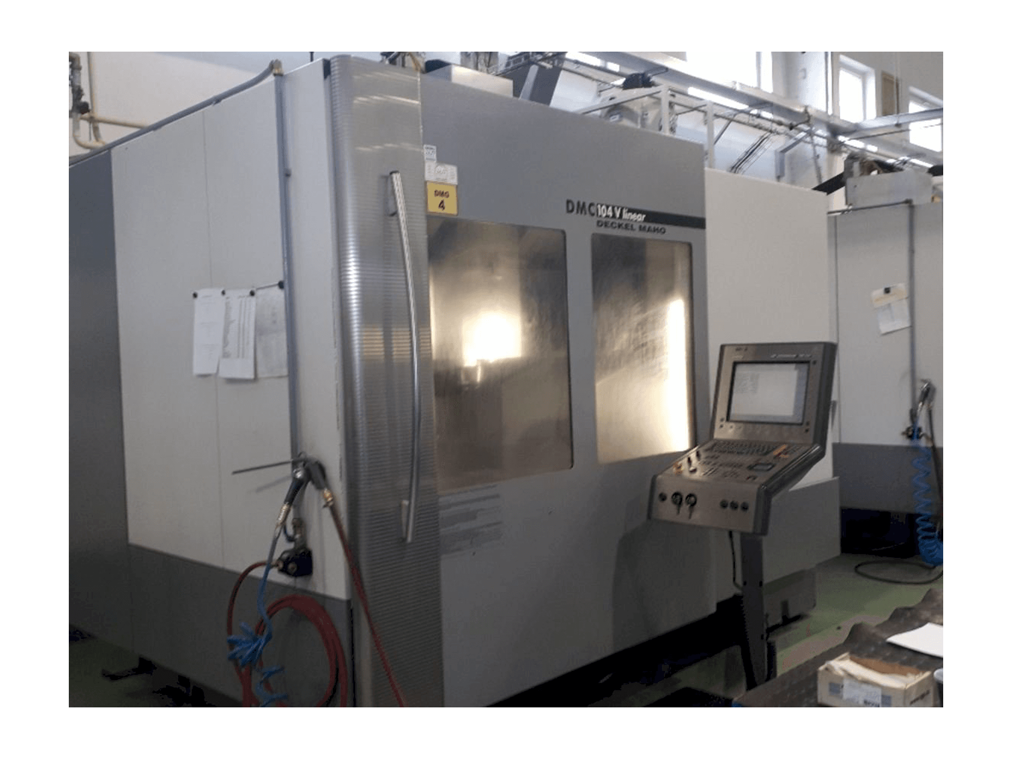 Makine DECKEL MAHO DMC 104 linear - Önden görünüm