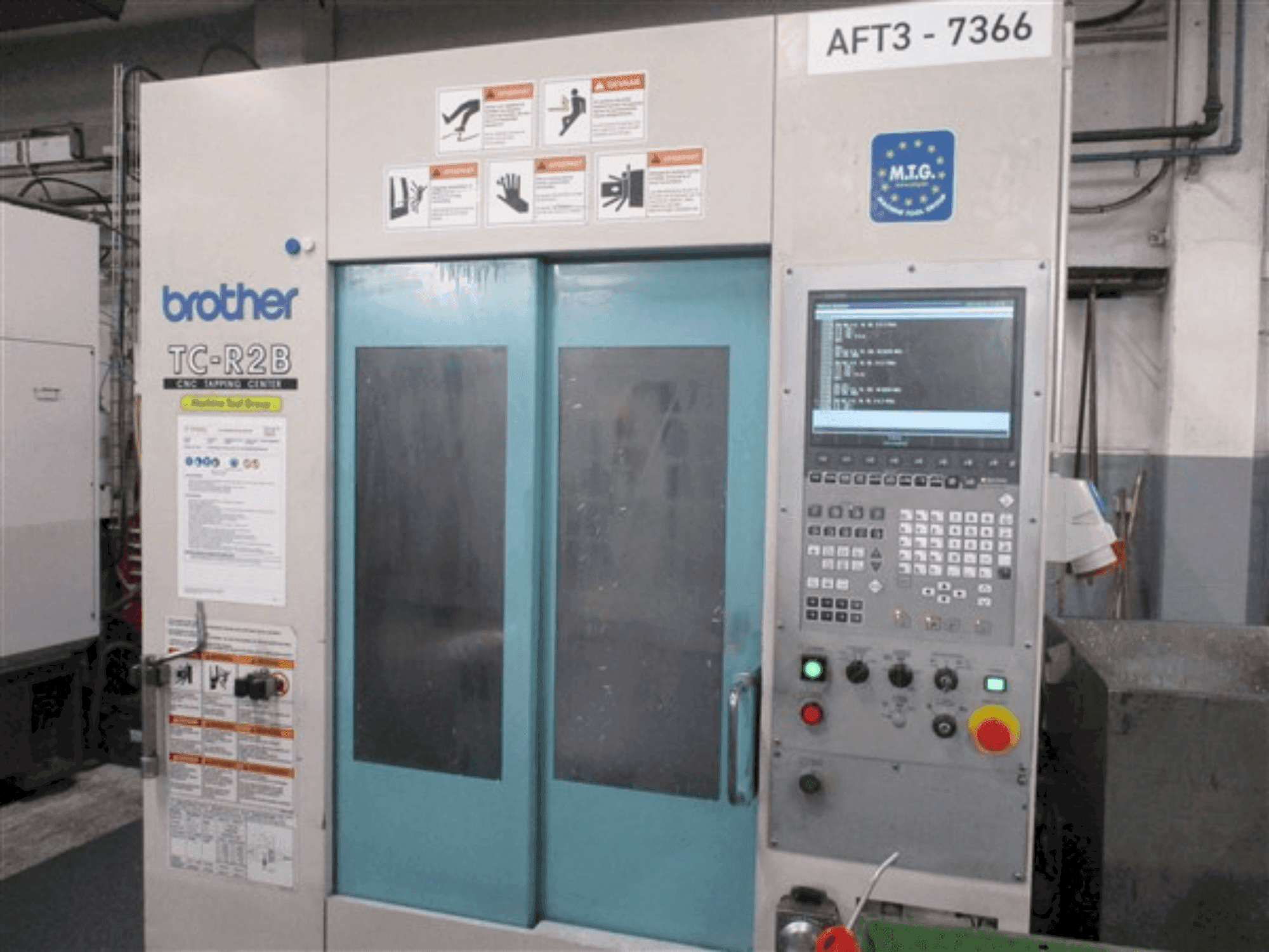 Makine Brother TC-R2B - Önden görünüm