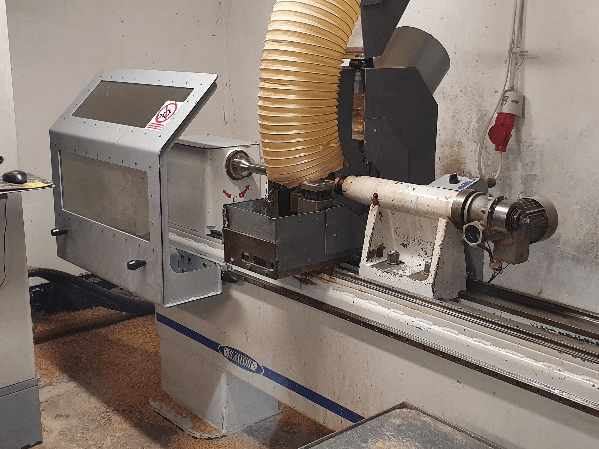 Makine Sahos GALAXY SH1800 CNC - Önden görünüm