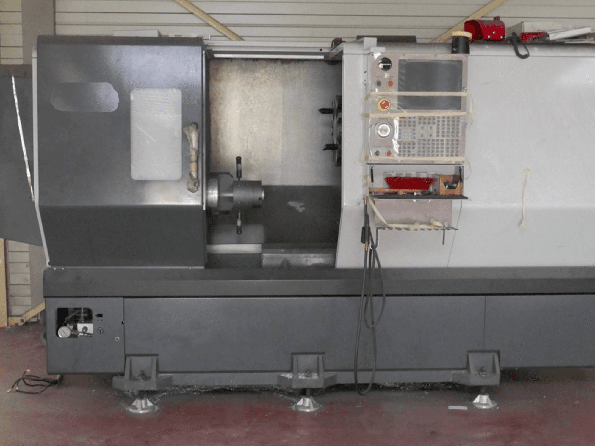 Makine HAAS ST-30 - Önden görünüm