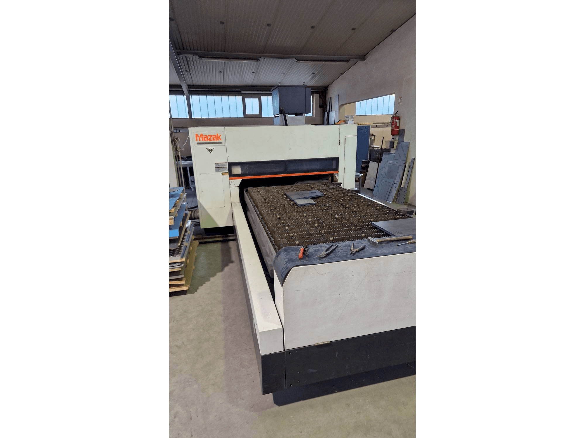 Makine Mazak Super Turbo-X510 Mk III G - Önden görünüm