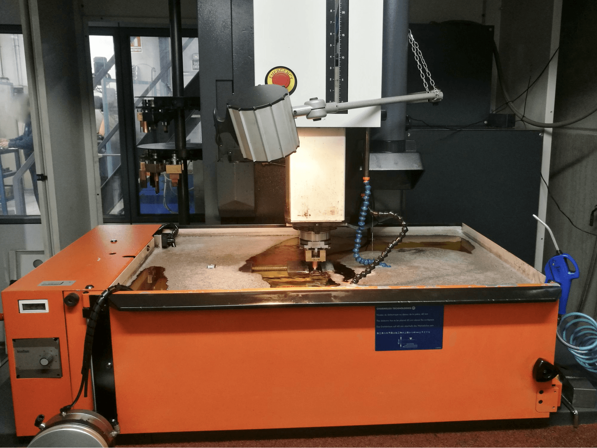 Makine CHARMILLES - Önden görünüm ROBOFORM 2000+