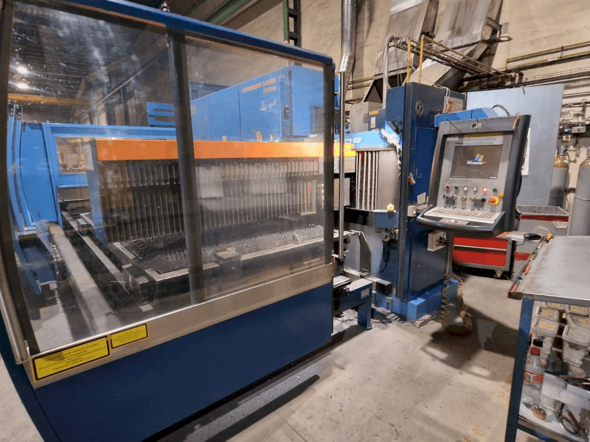 Makine Prima Industrie PLATINO 1530 - Önden görünüm