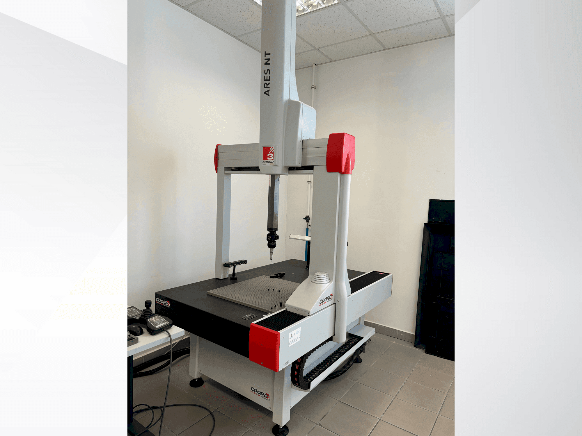 Makine Coord3 ARES NT - Önden görünüm