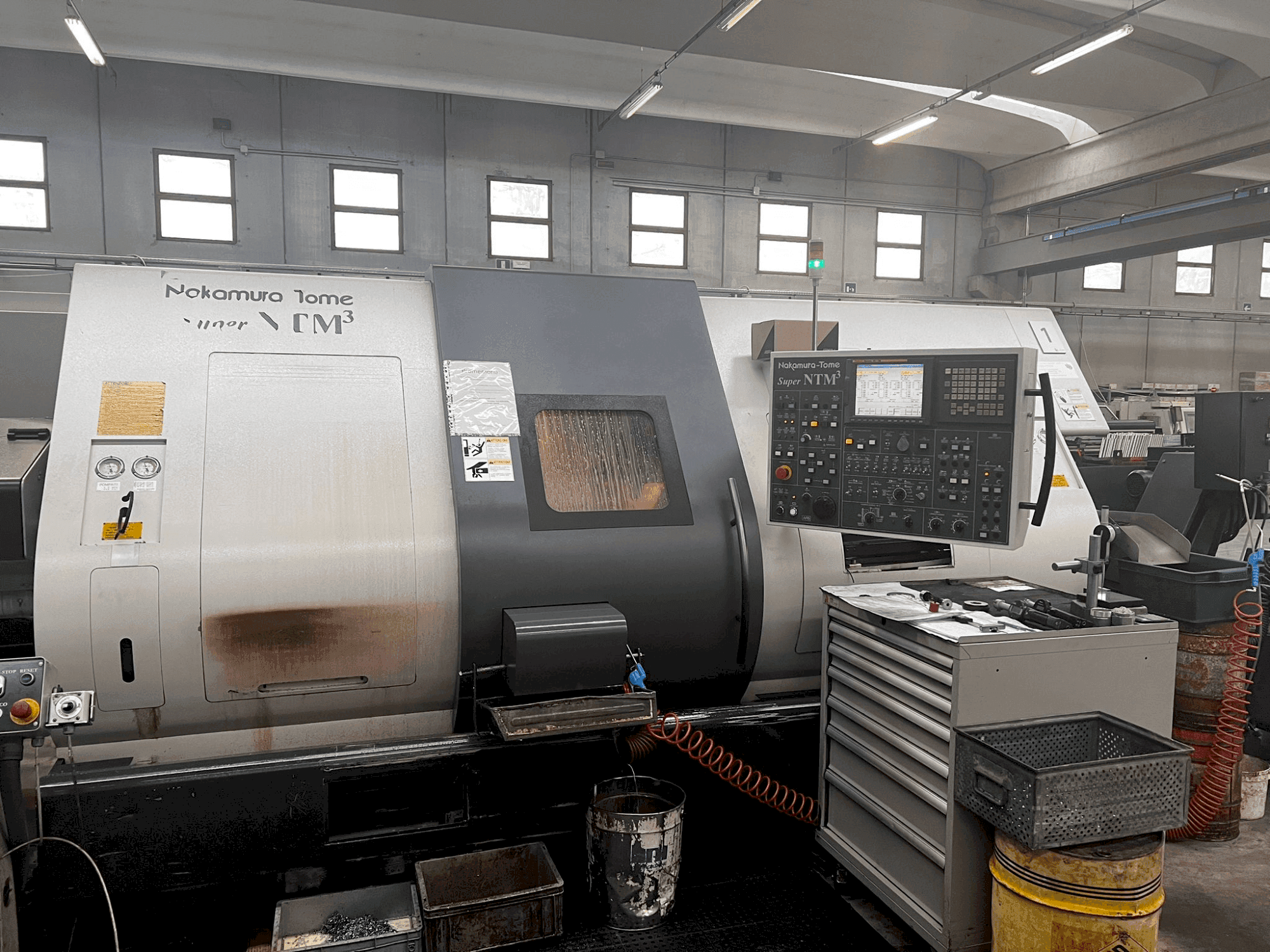 Makine NAKAMURA NTM3 - Önden görünüm