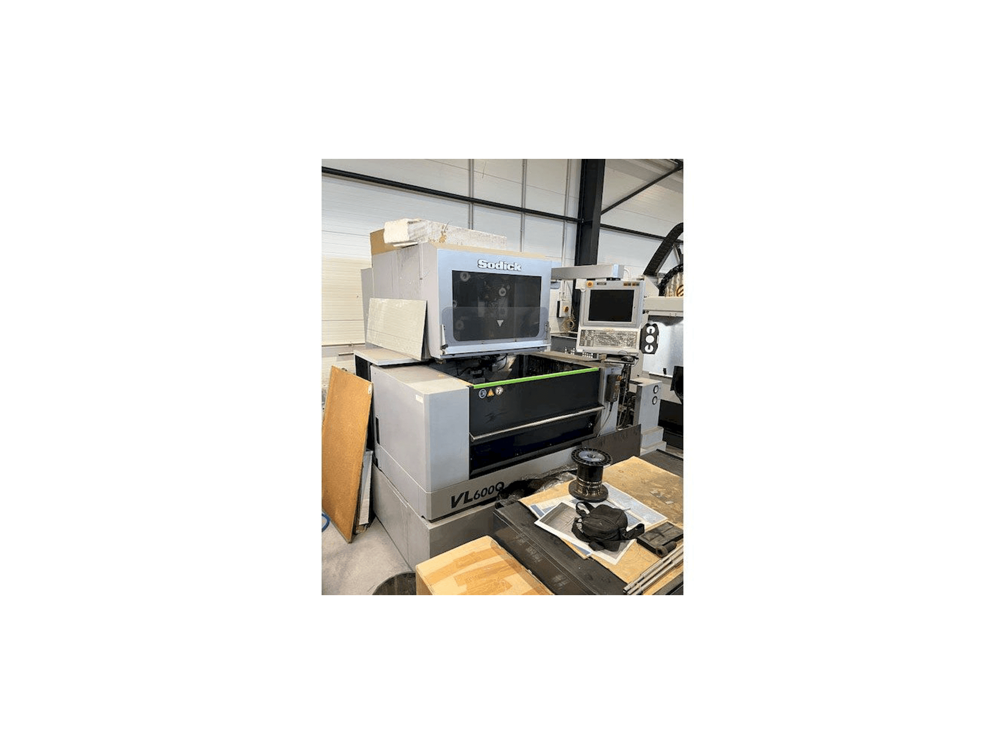 Makine Sodick VL600Q - Önden görünüm