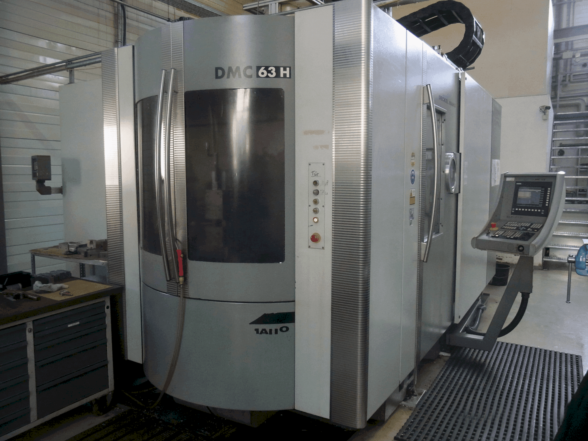 Makine DECKEL MAHO DMC 63 H - Önden görünüm