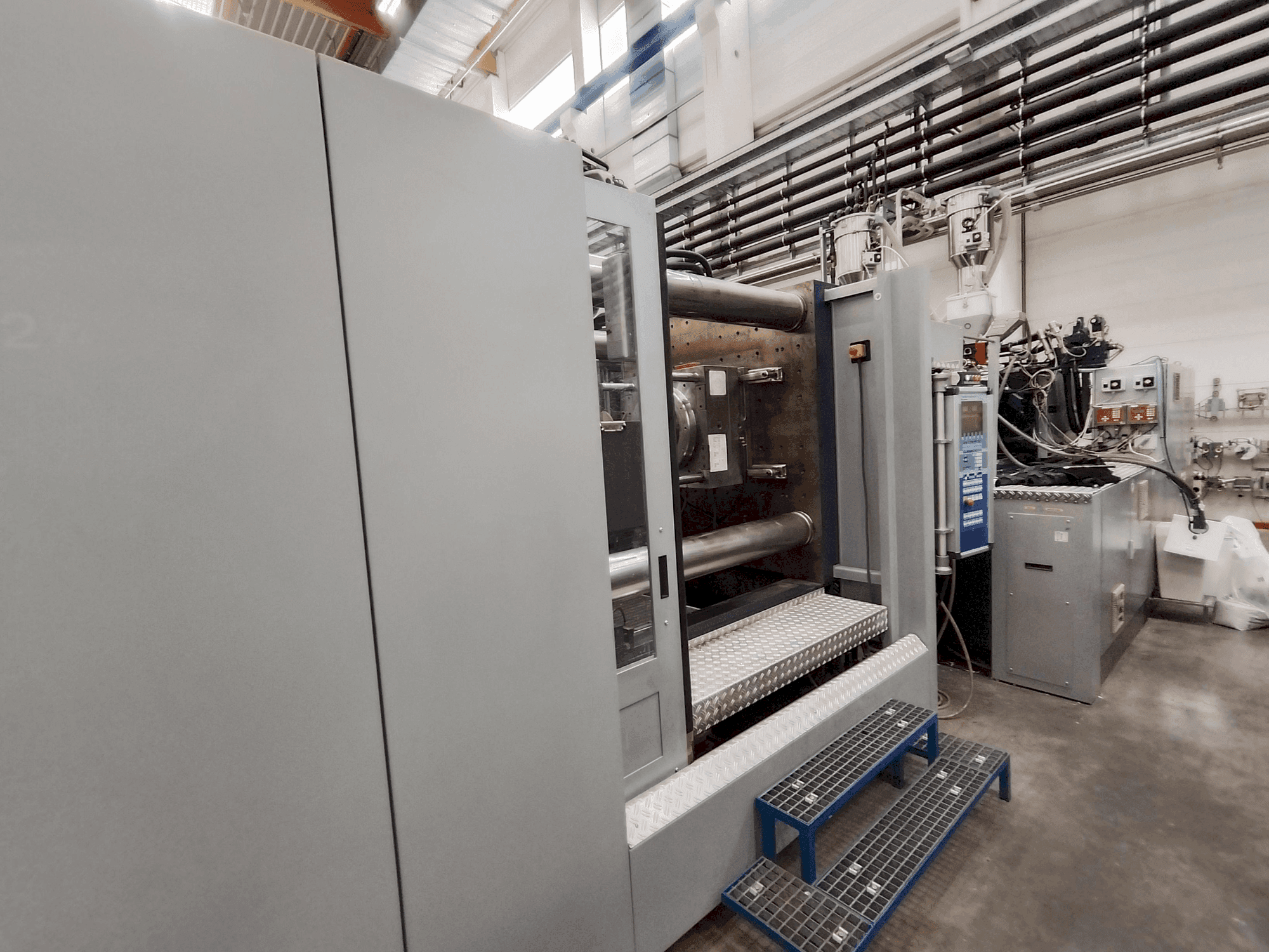 Makine Battenfeld HM 8000/4500 + 4500 BMB 4 - Önden görünüm
